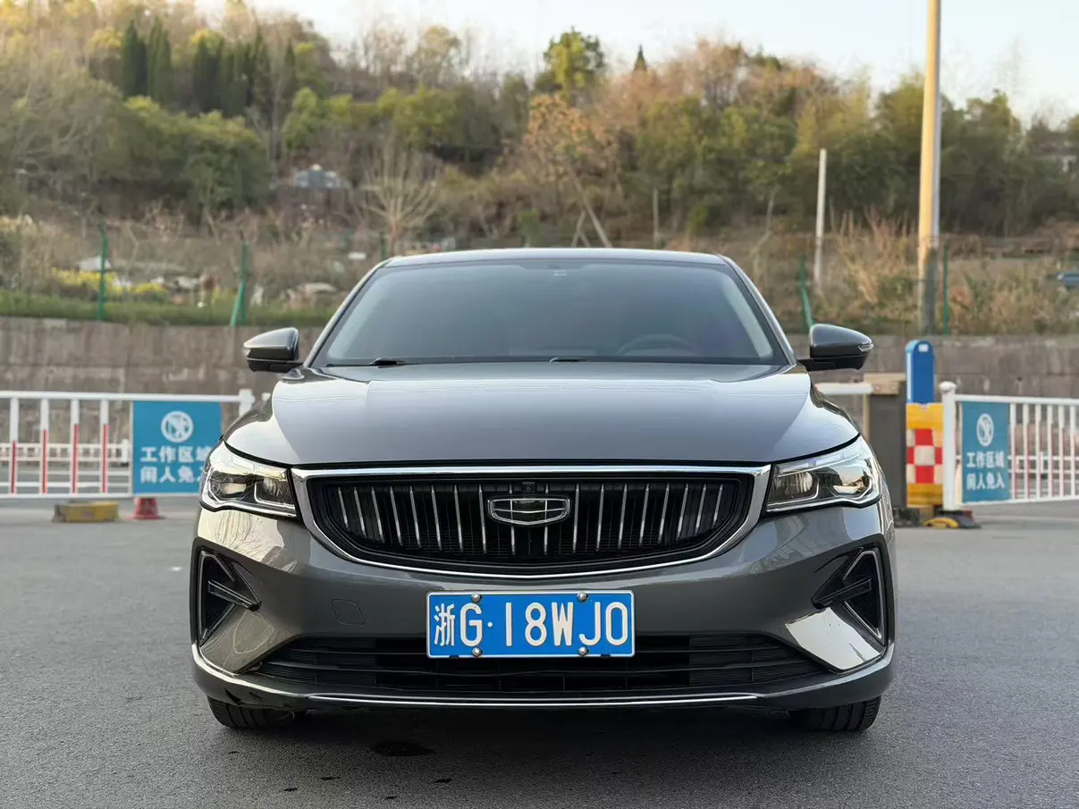 Geely Emgrand  из Китая
