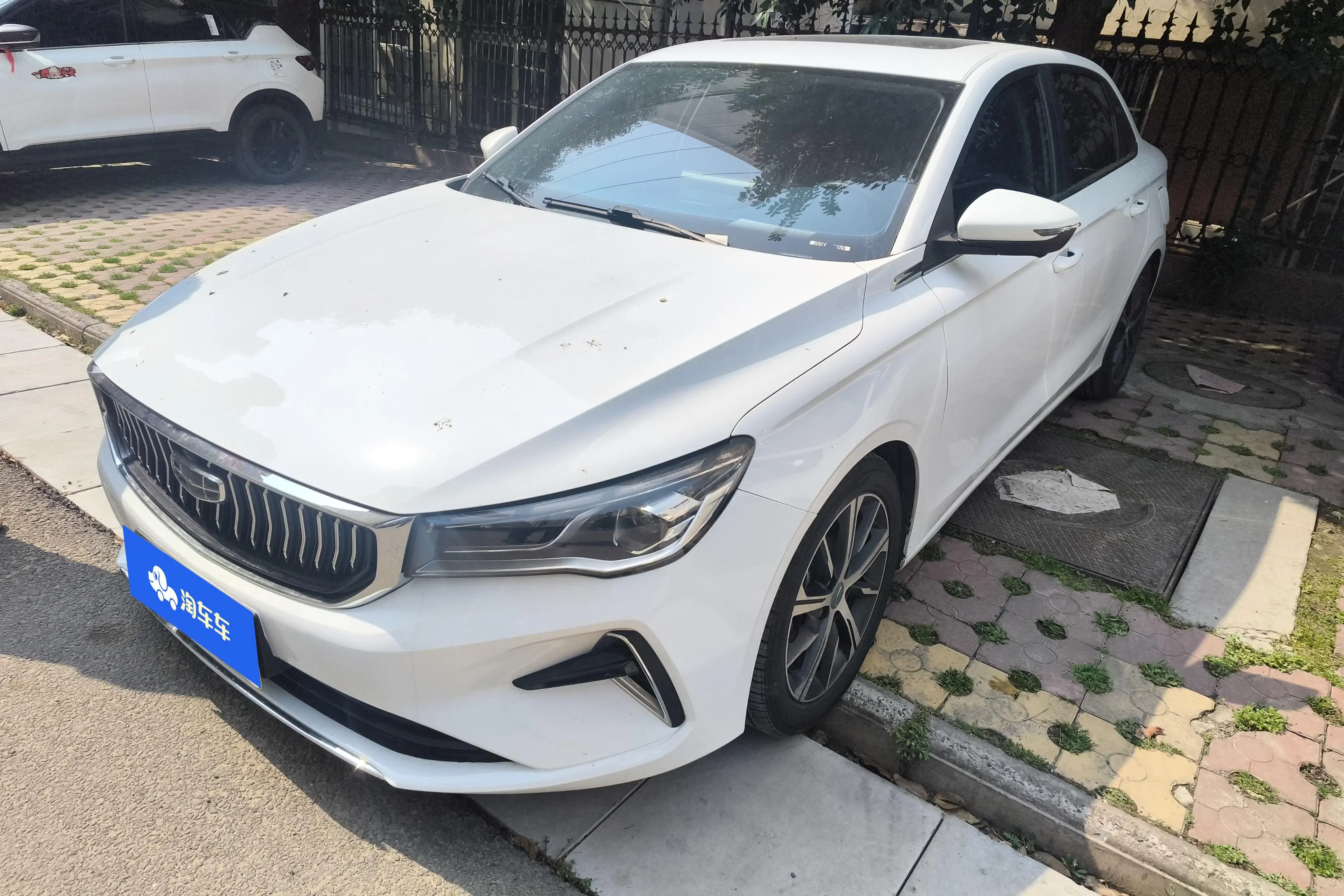 Geely Emgrand  из Китая