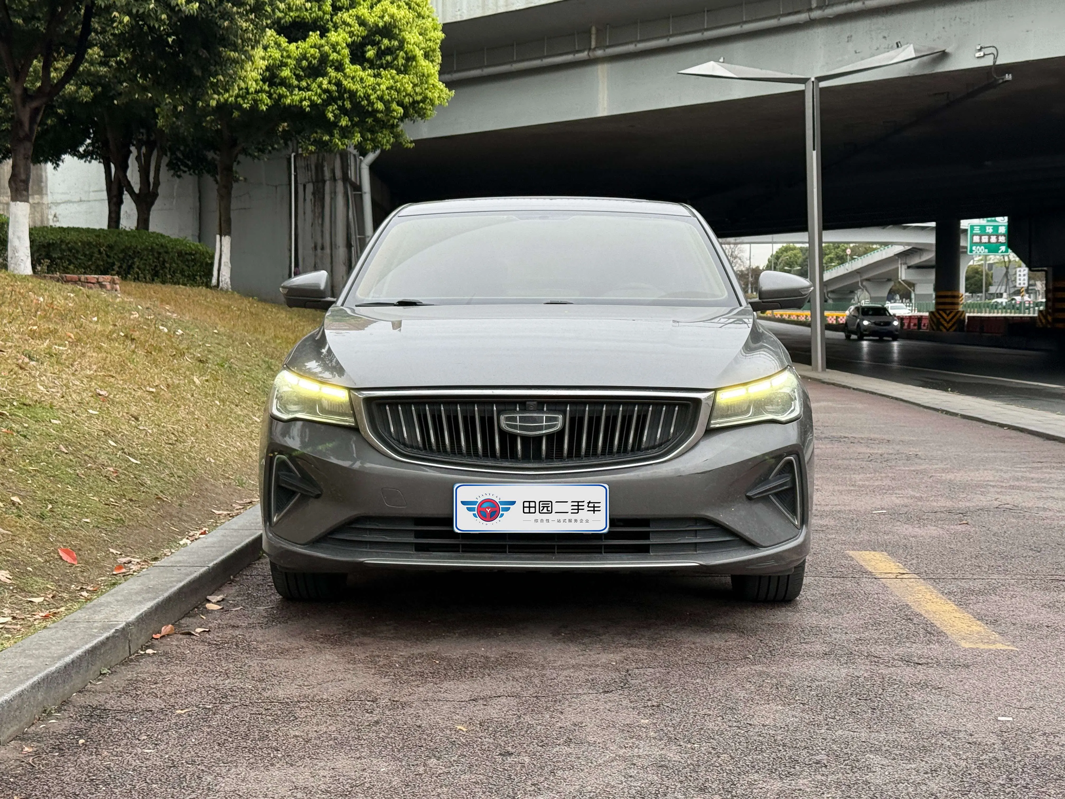 Geely Emgrand  из Китая