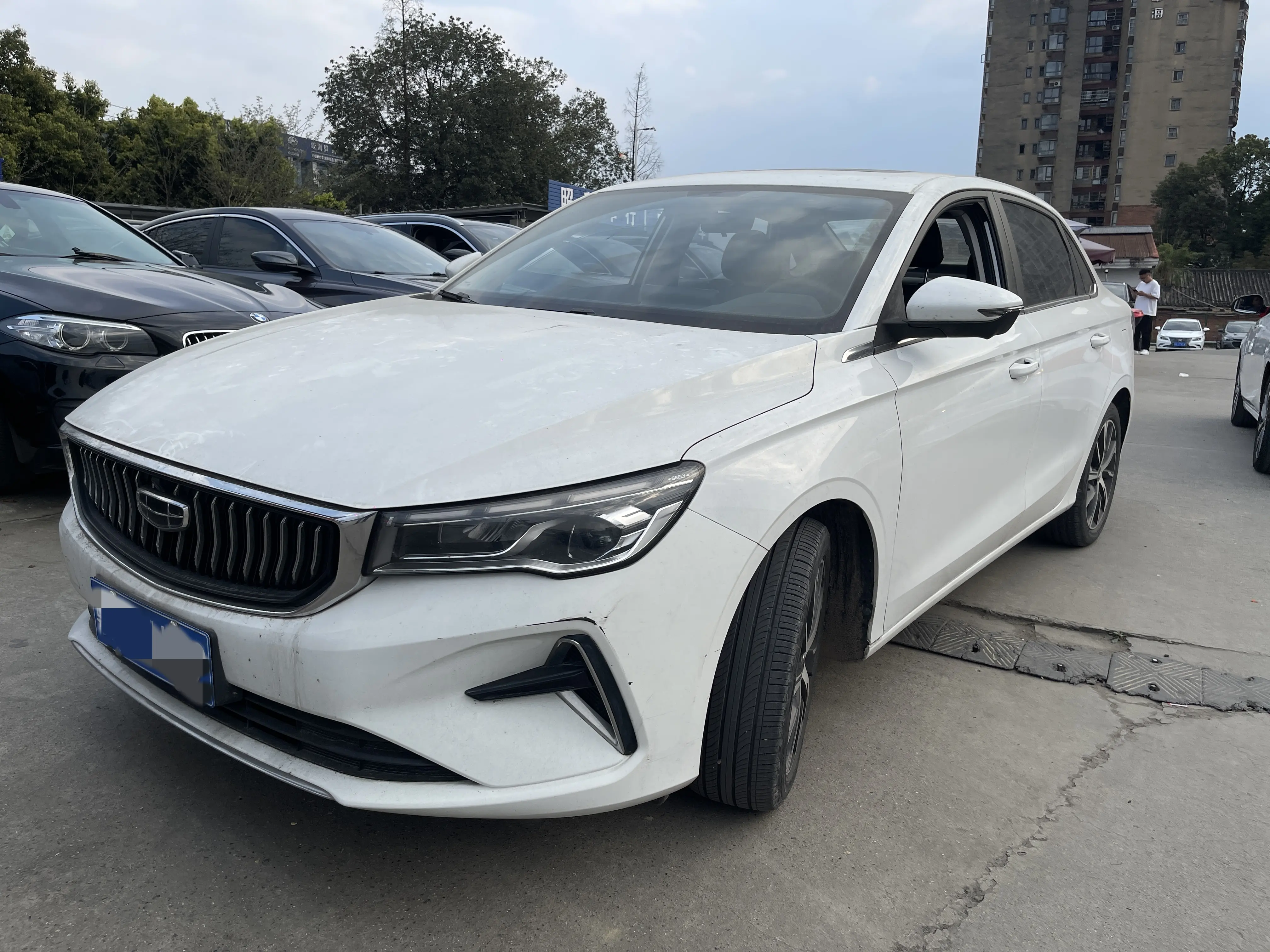 Geely Emgrand  из Китая