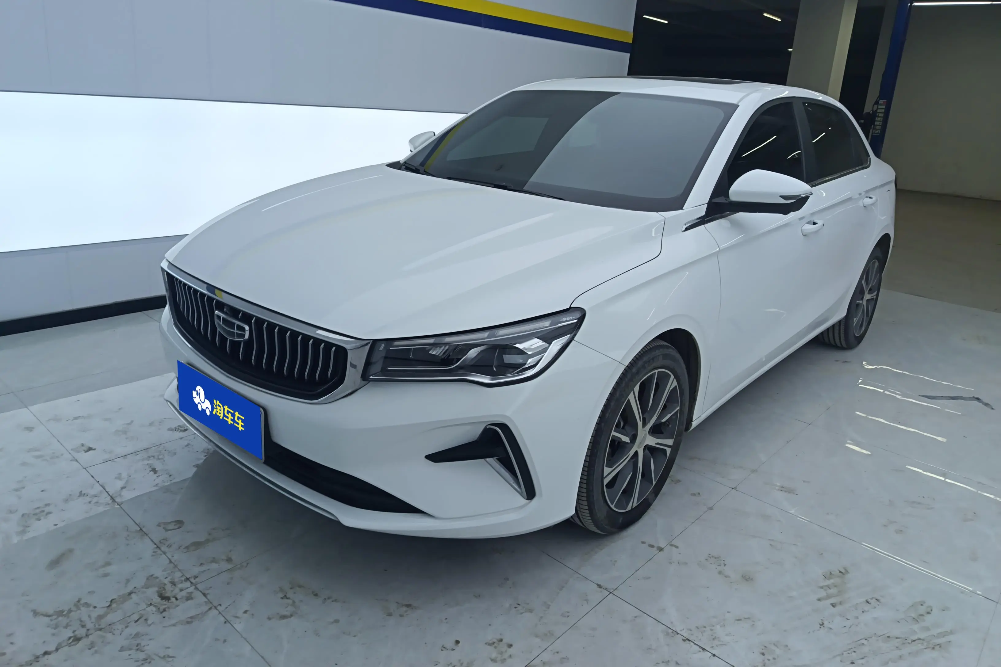 Geely Emgrand  из Китая