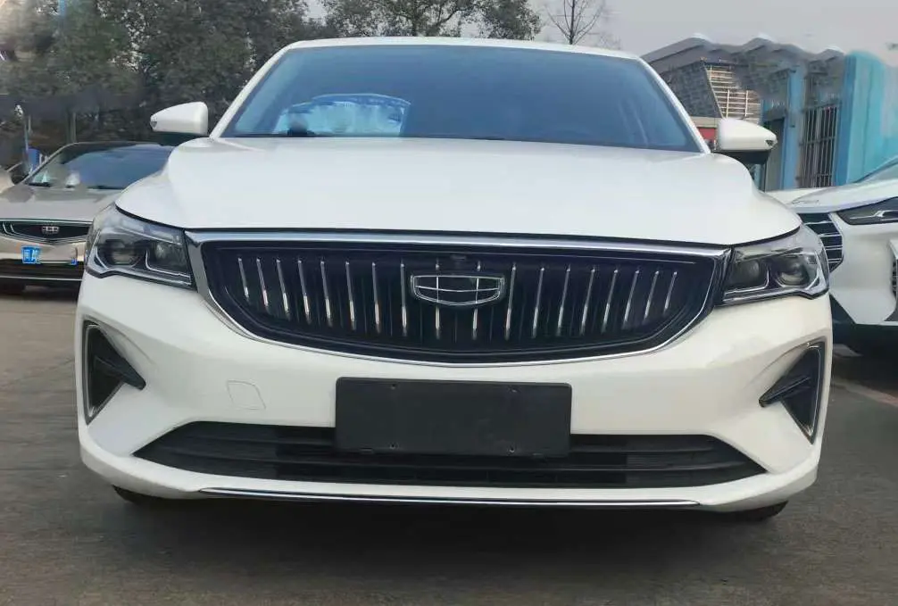 Geely Emgrand  из Китая