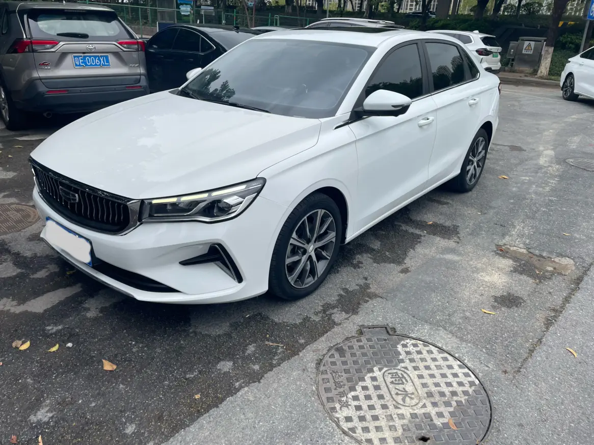 Geely Emgrand  из Китая