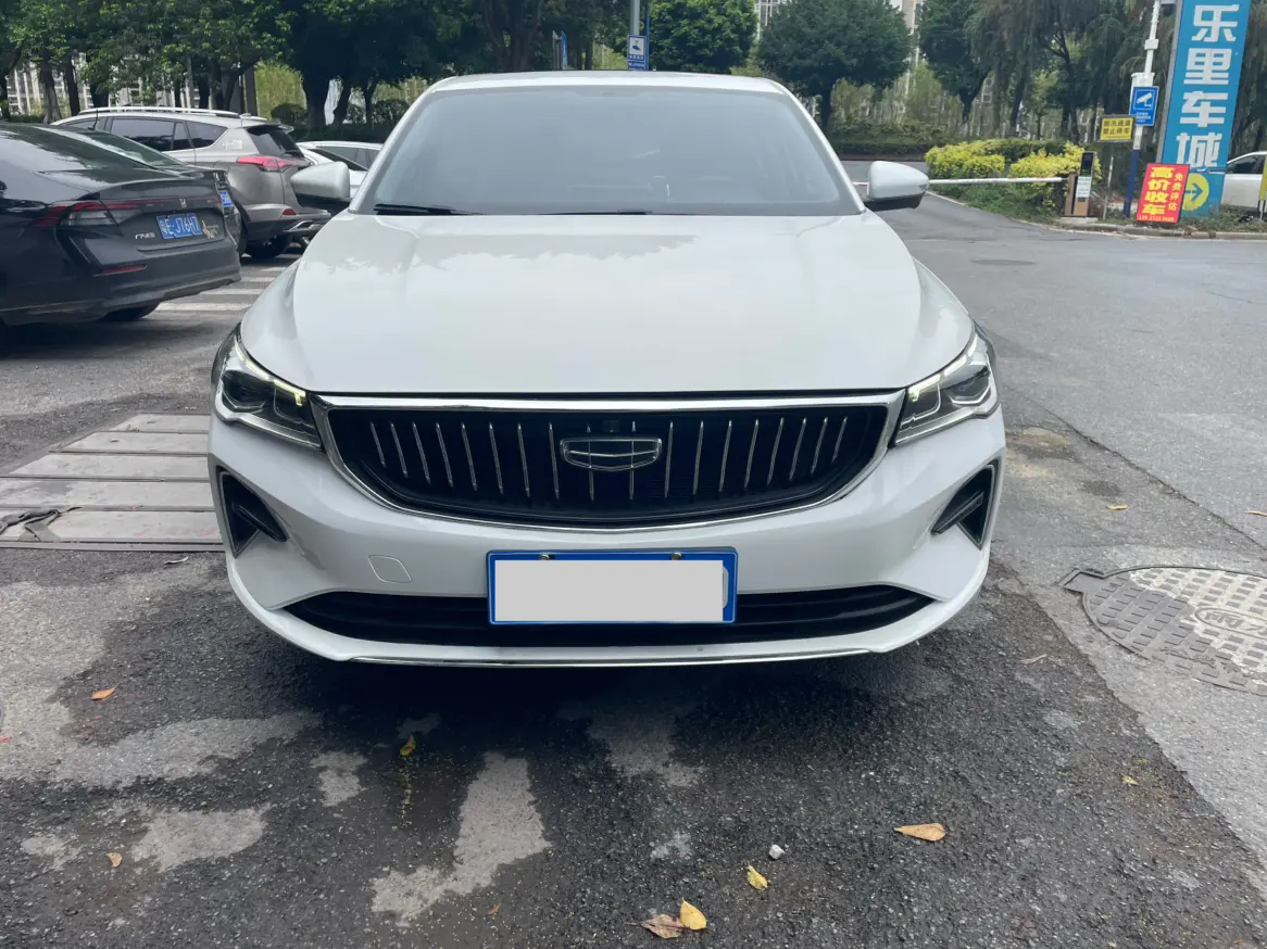 Geely Emgrand  из Китая