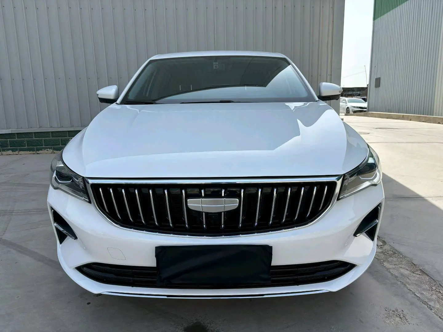 Geely Emgrand  из Китая