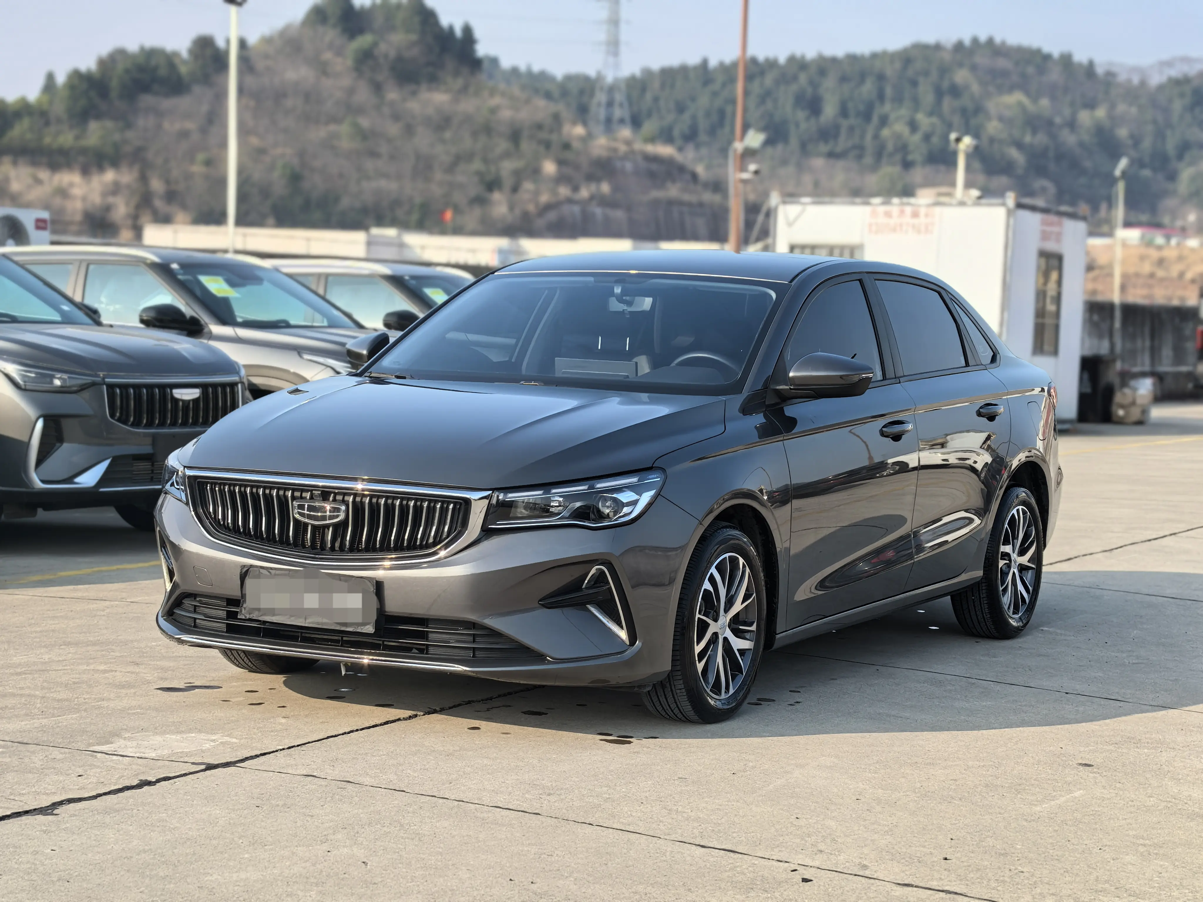 Geely Emgrand  из Китая