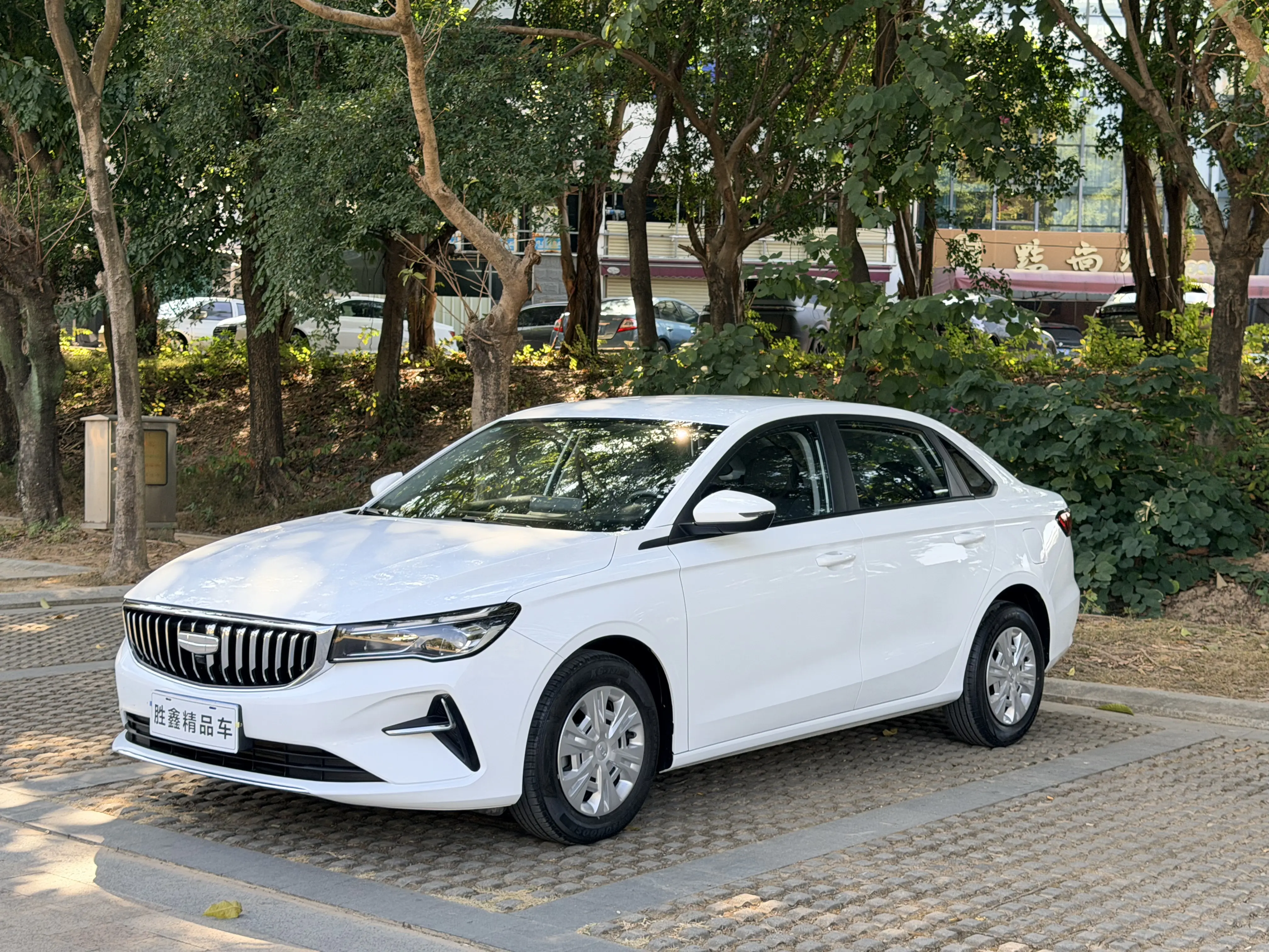 Geely Emgrand  из Китая