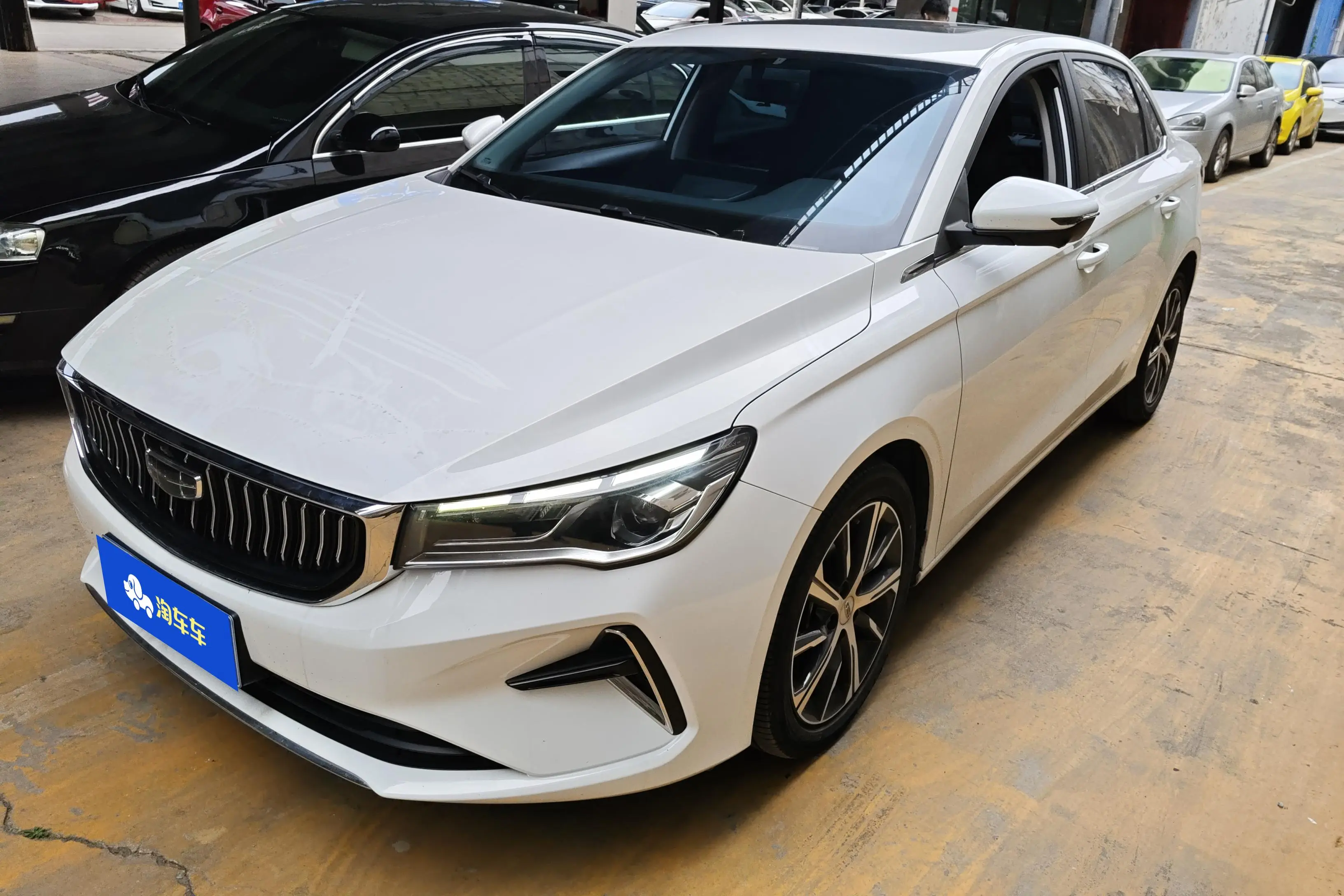 Geely Emgrand  из Китая