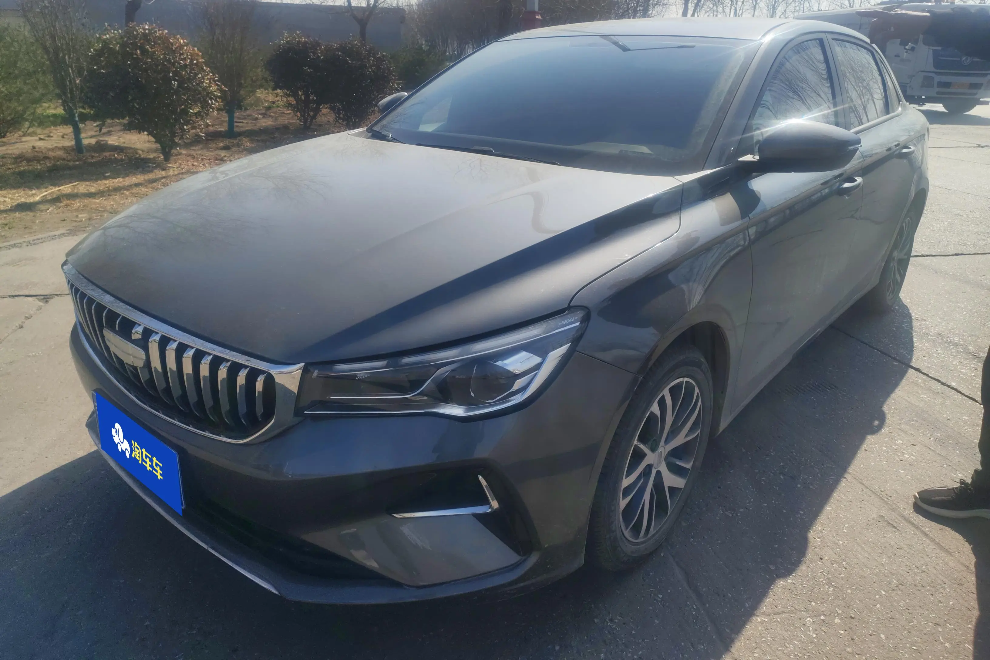 Geely Emgrand  из Китая