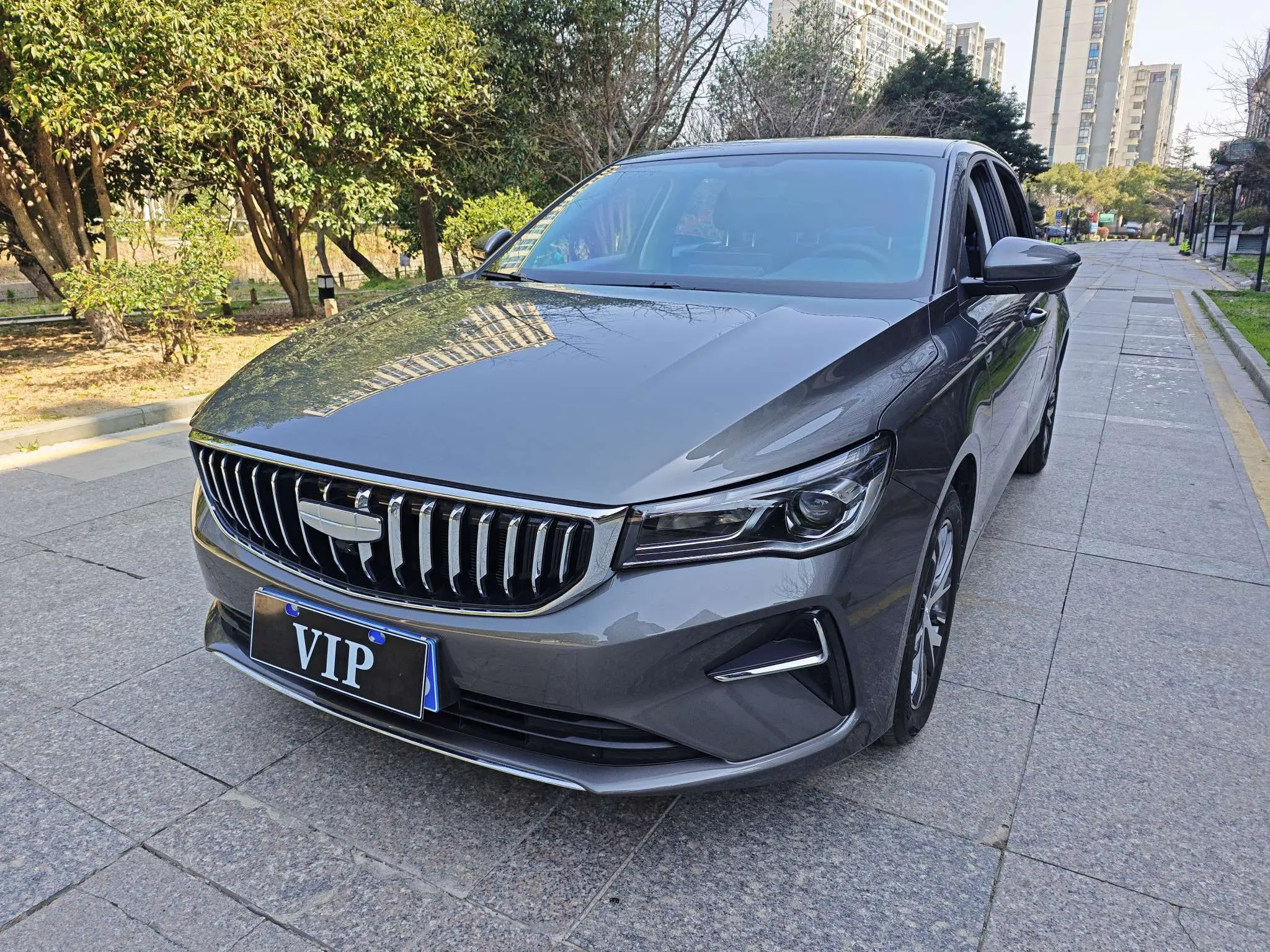 Geely Emgrand  из Китая