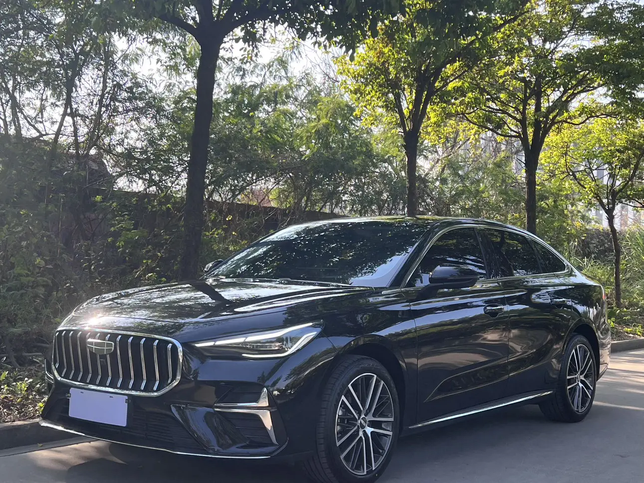 Geely Emgrand  из Китая