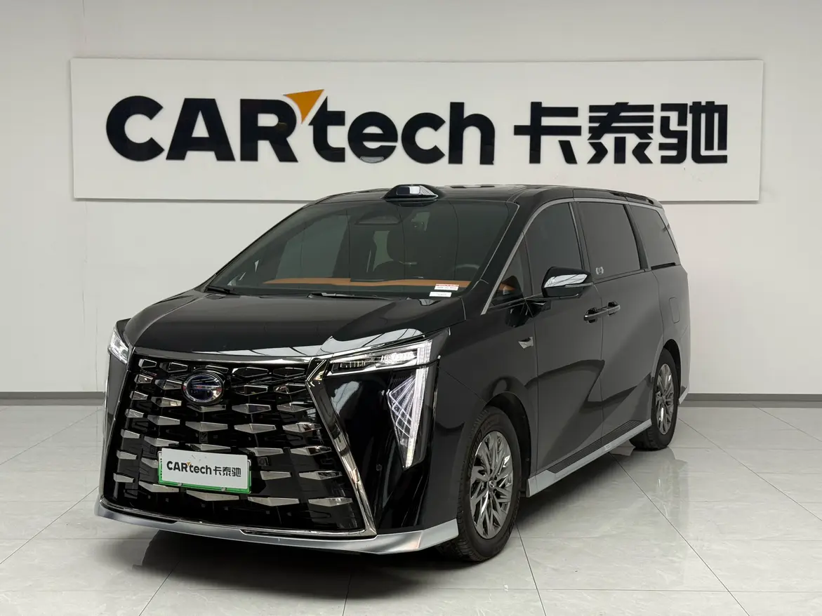 GAC Trumpchi aspires to the M8  из Китая