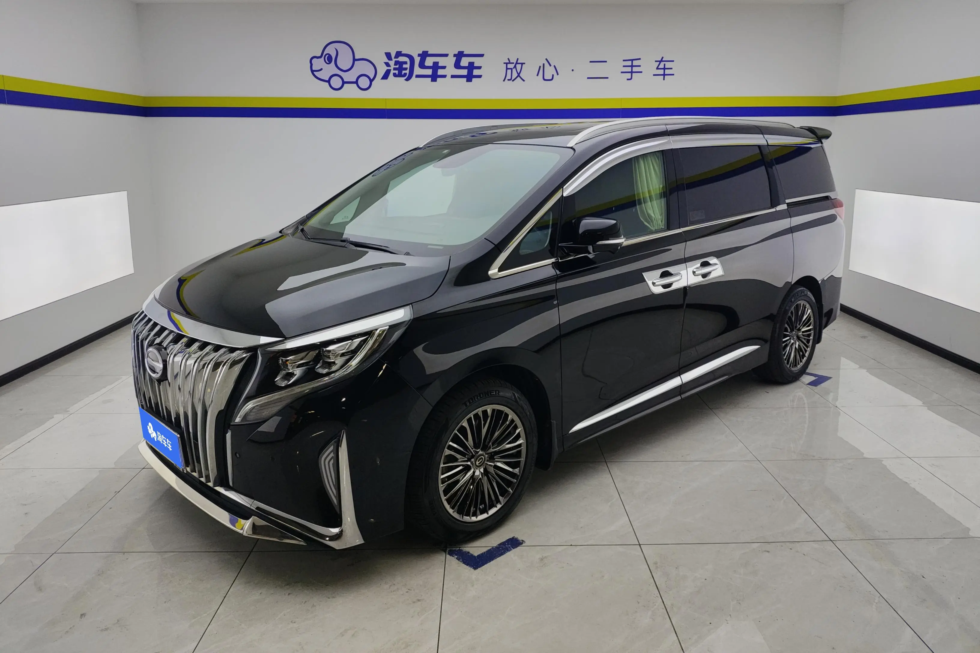 GAC Trumpchi M8  из Китая