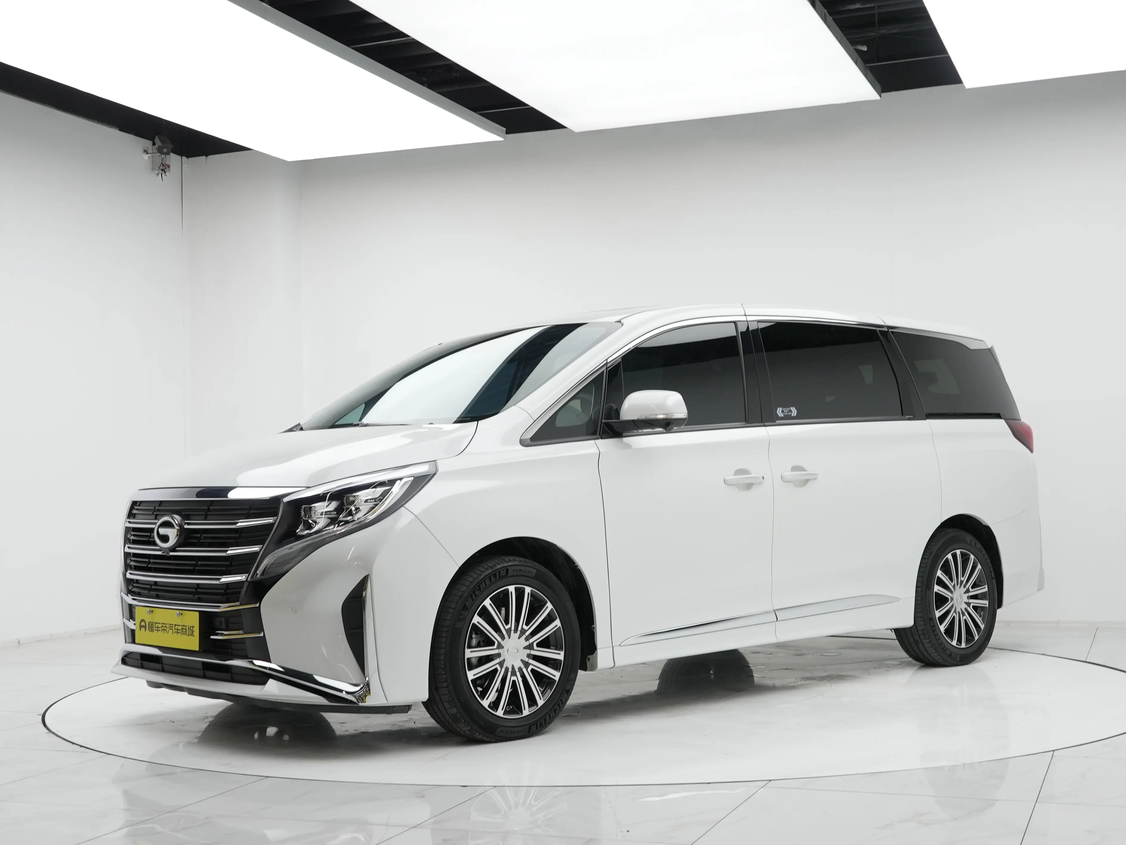 GAC Trumpchi M8  из Китая