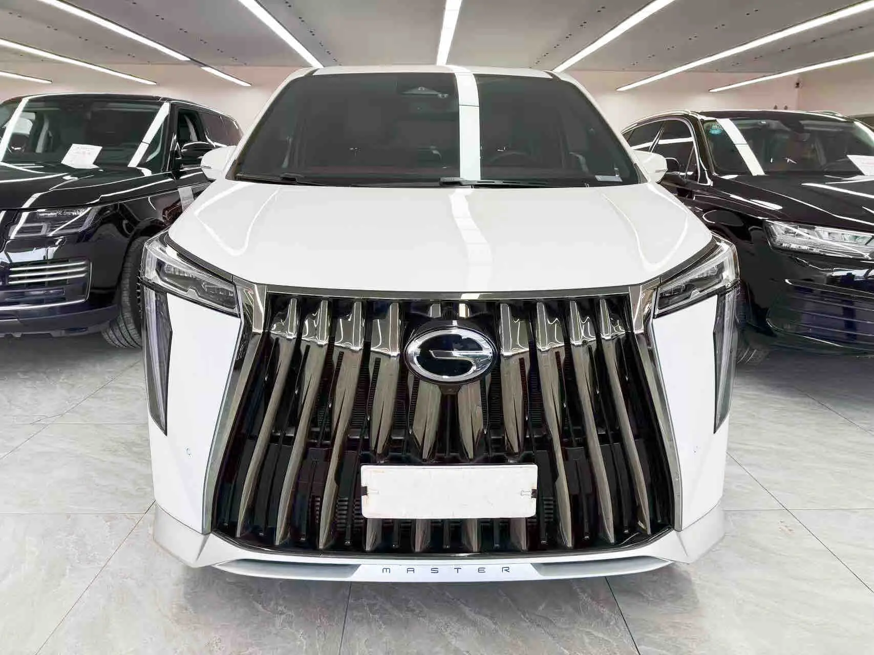 GAC Trumpchi M8  из Китая