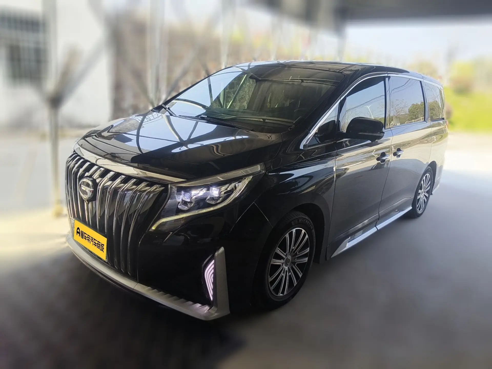 GAC Trumpchi M8  из Китая