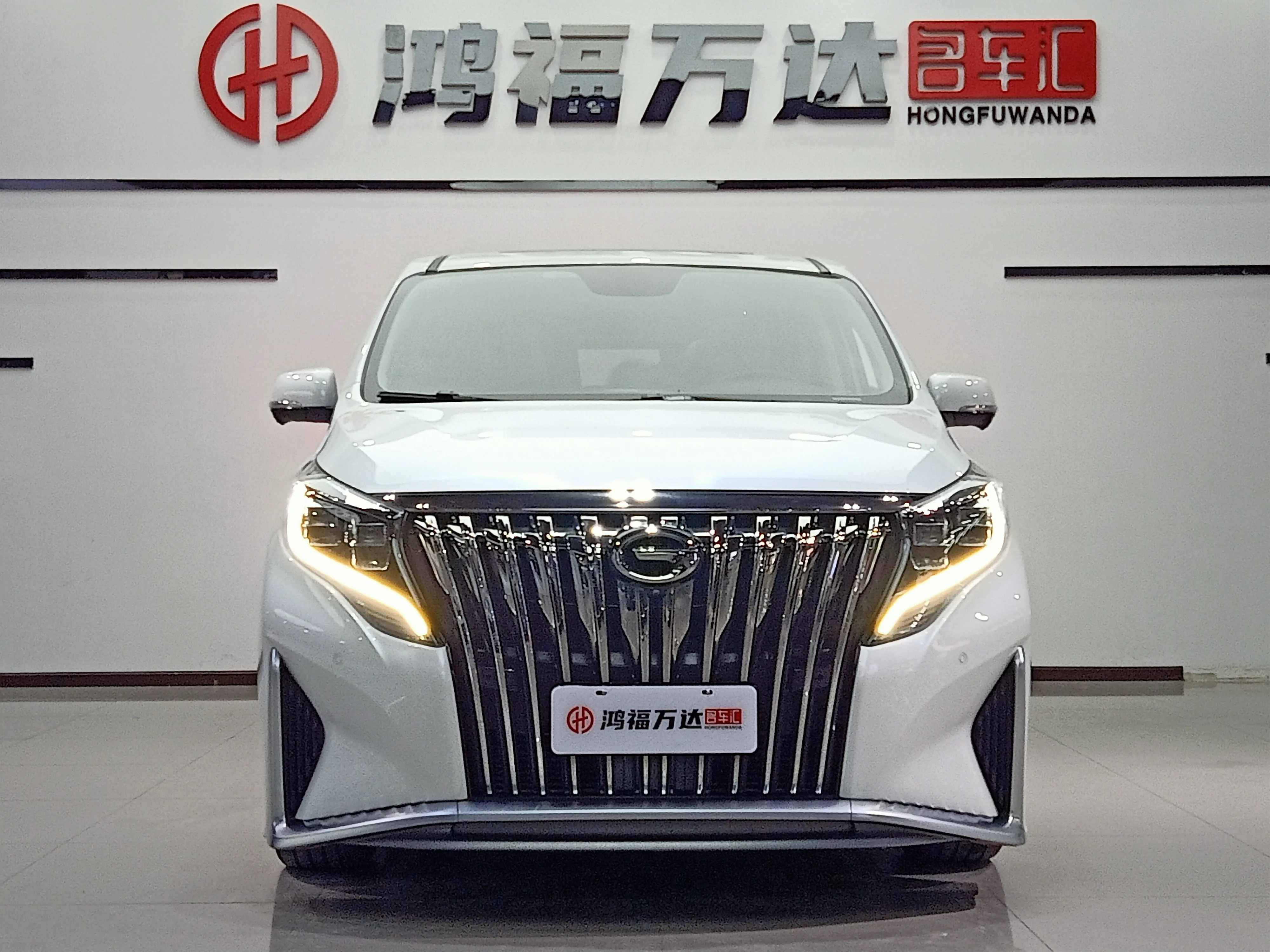 GAC Trumpchi M8  из Китая