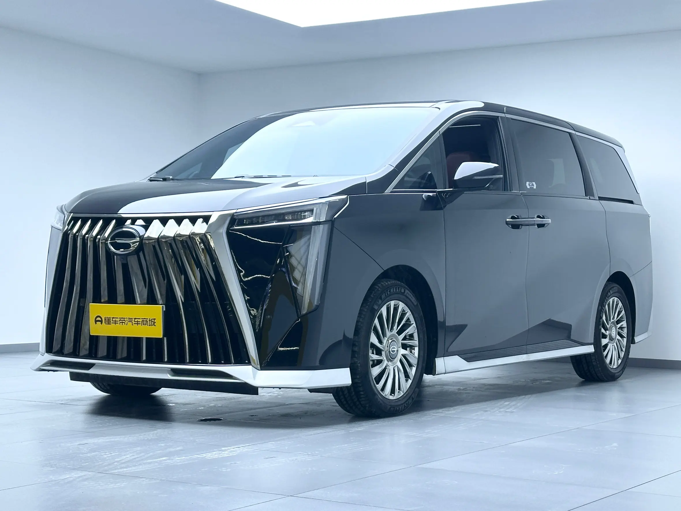 GAC Trumpchi M8  из Китая