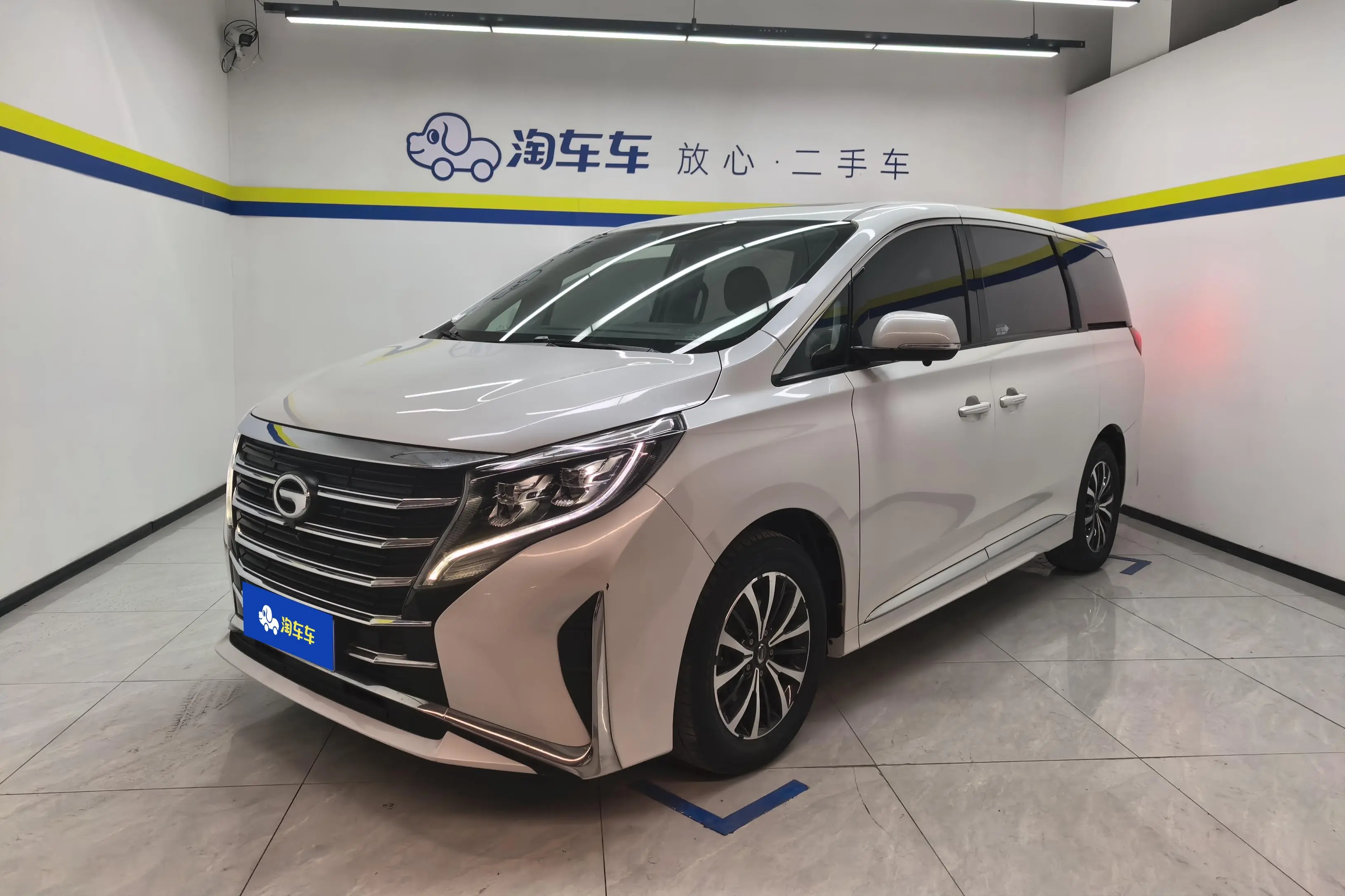 GAC Trumpchi M8  из Китая