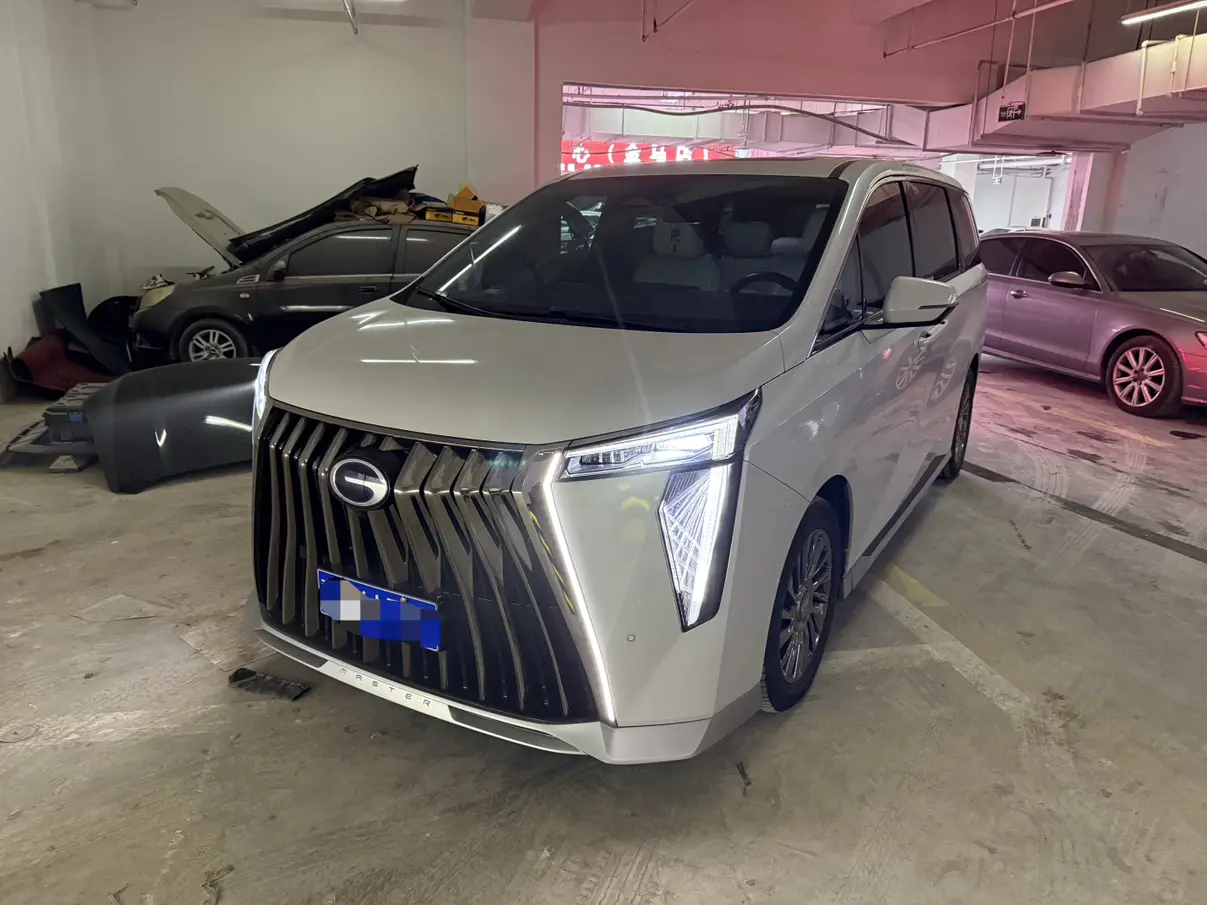 GAC Trumpchi M8  из Китая