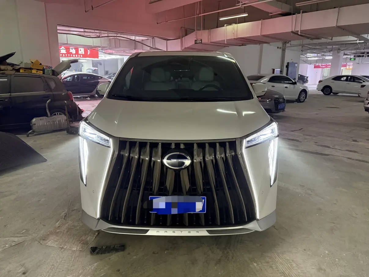 GAC Trumpchi M8  из Китая