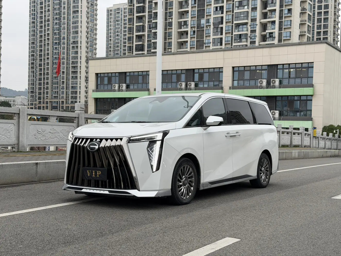 GAC Trumpchi M8  из Китая