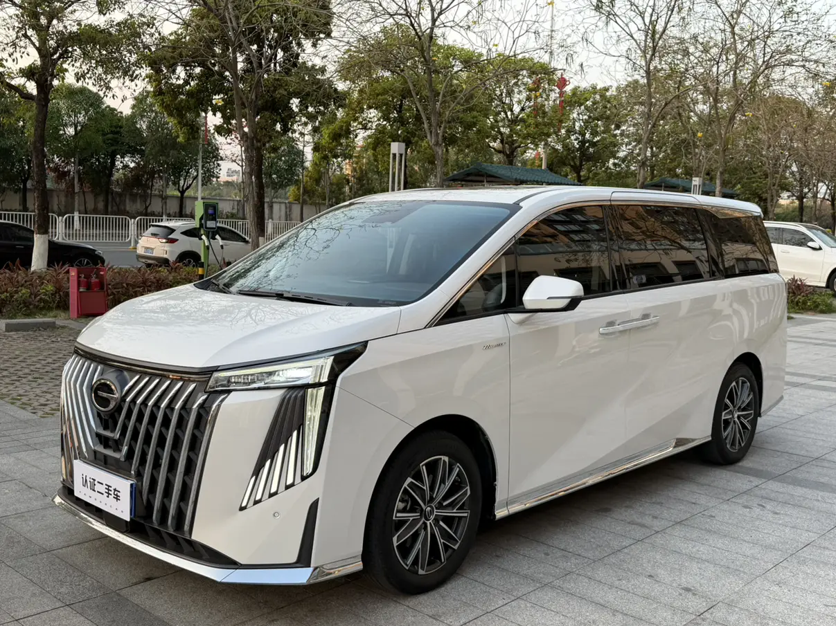 GAC Trumpchi M8  из Китая