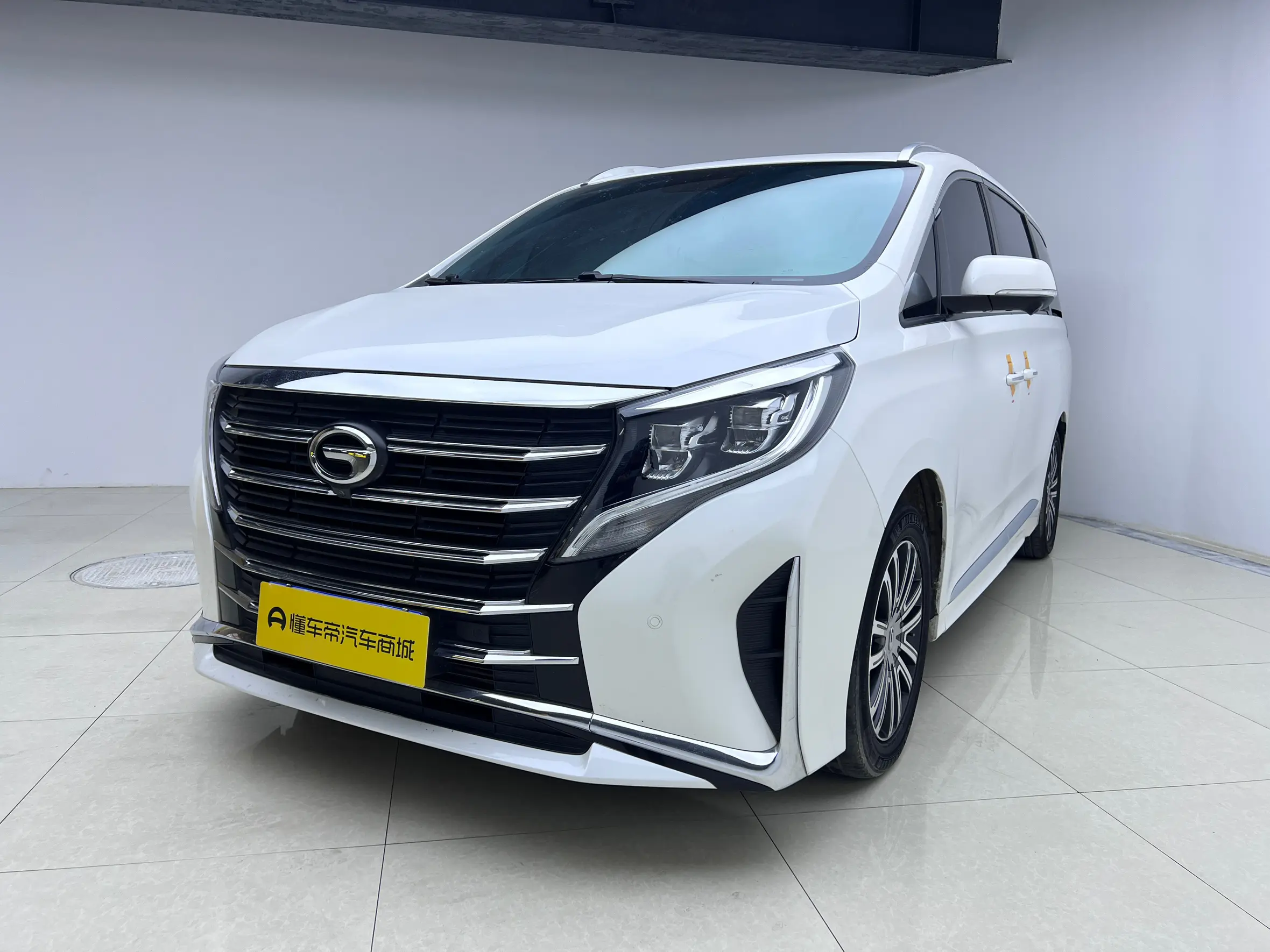 GAC Trumpchi M8  из Китая