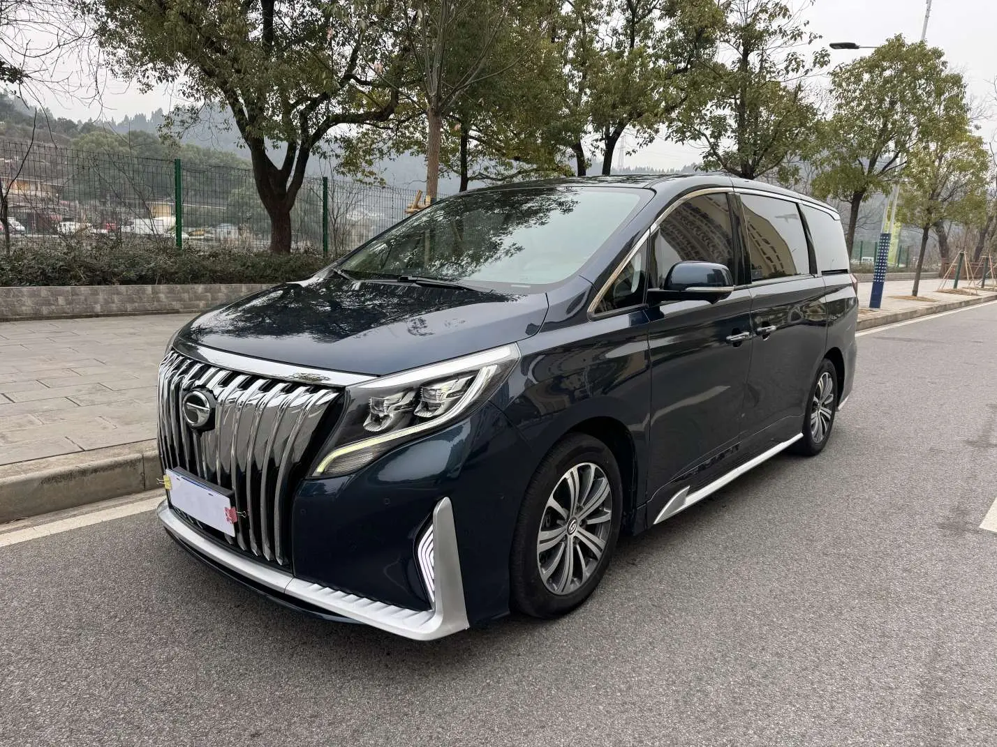 GAC Trumpchi M8  из Китая