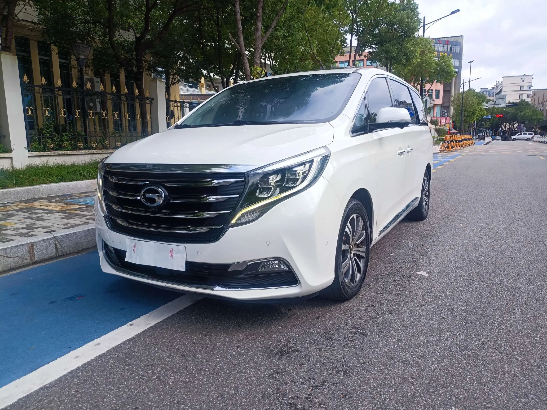 GAC Trumpchi M8  из Китая
