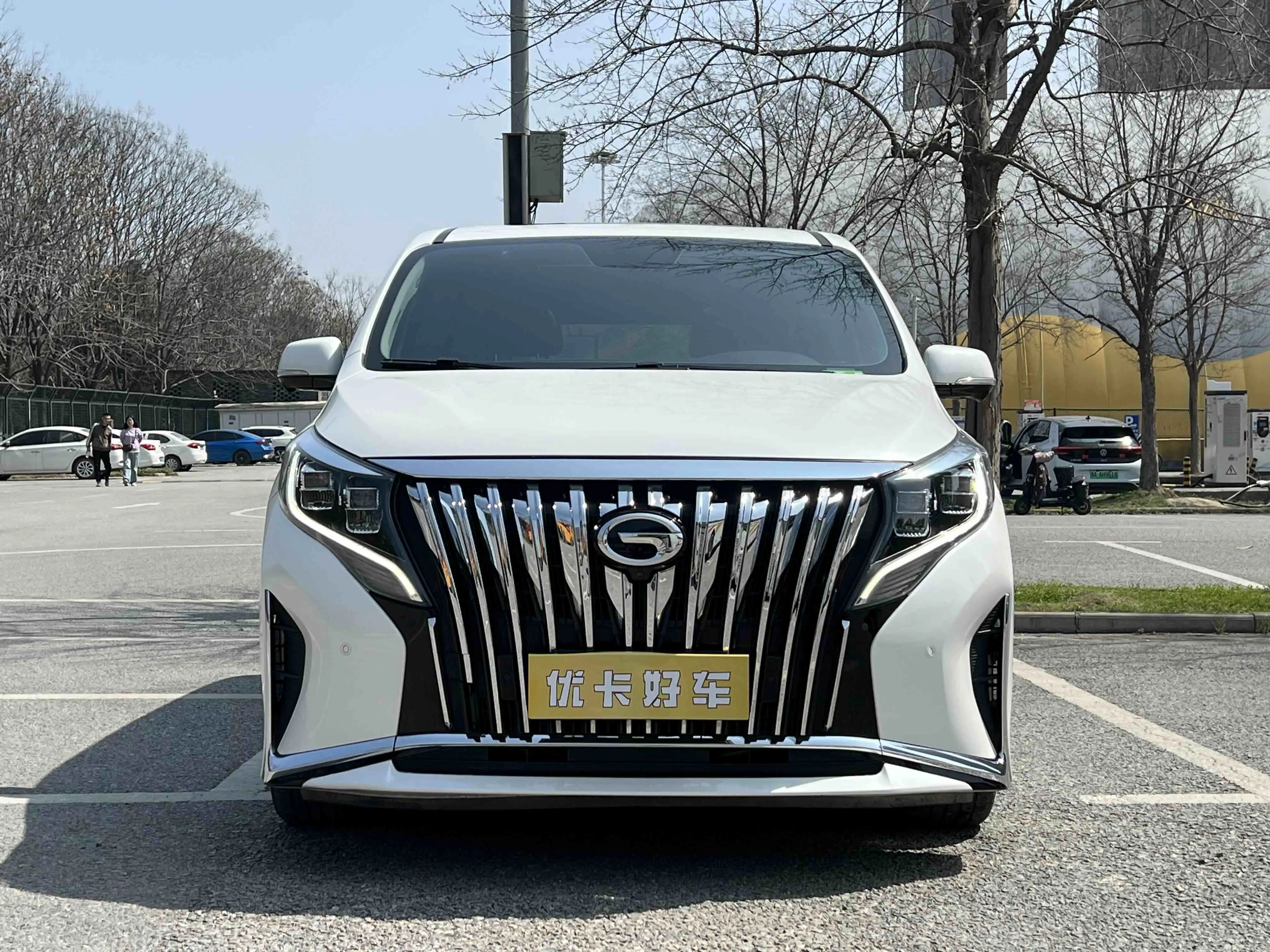 GAC Trumpchi M8  из Китая