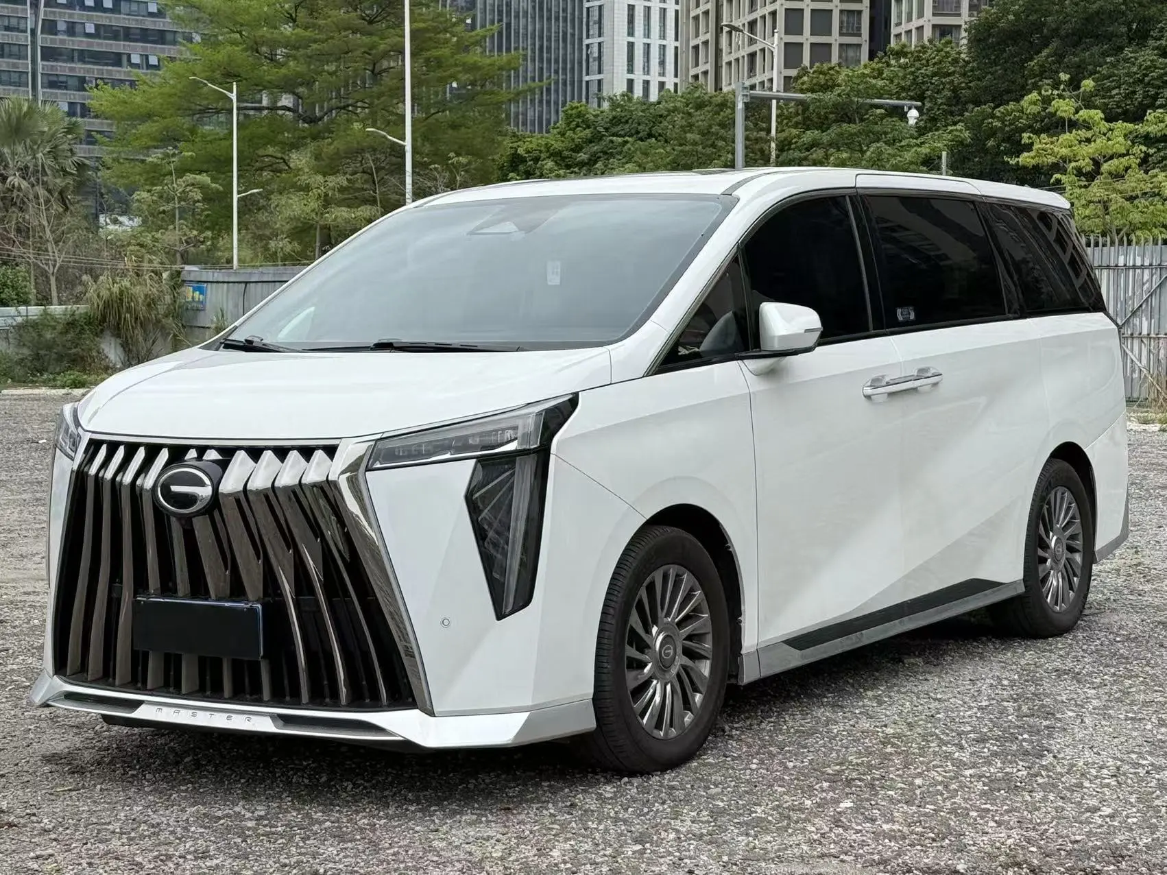 GAC Trumpchi M8  из Китая