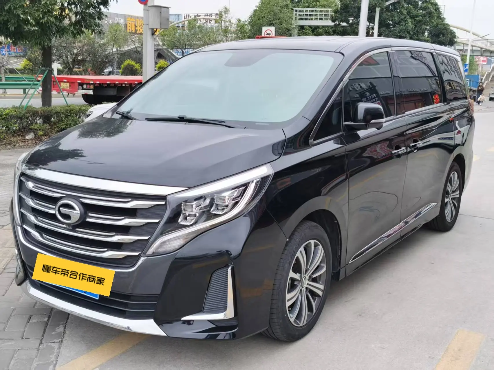 GAC Trumpchi M8  из Китая