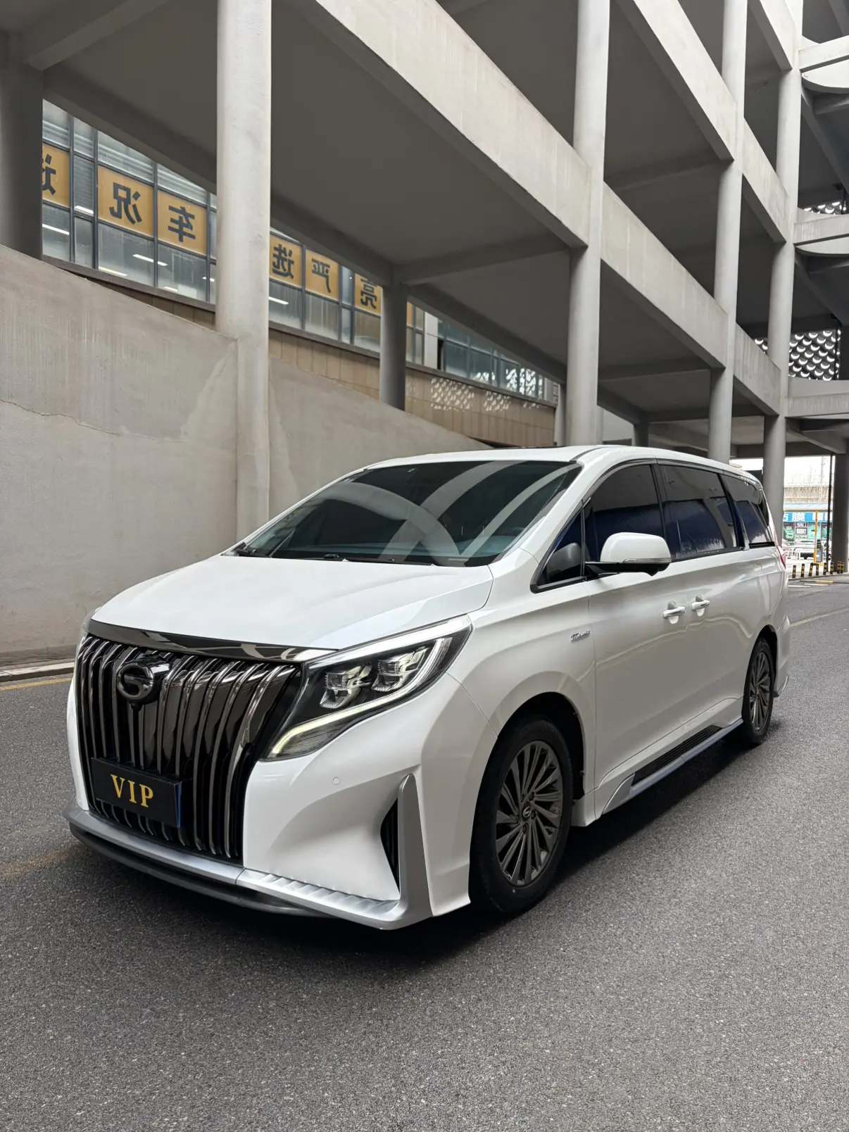 GAC Trumpchi M8  из Китая