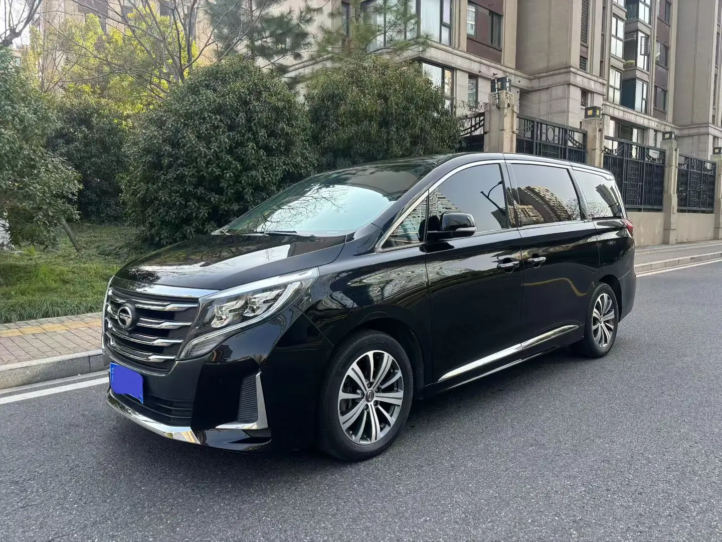 GAC Trumpchi M8  из Китая