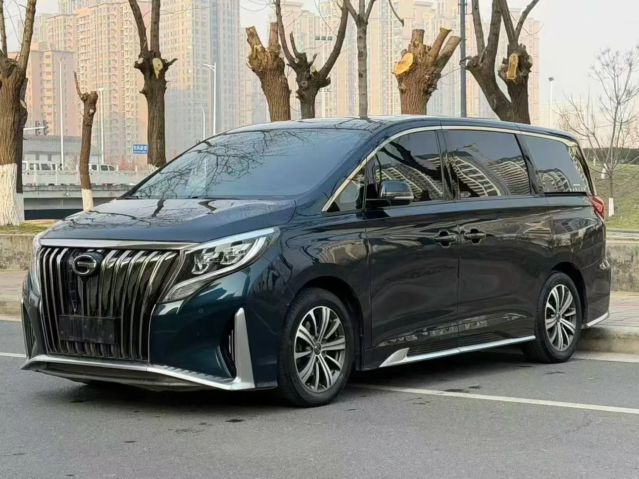 GAC Trumpchi M8  из Китая