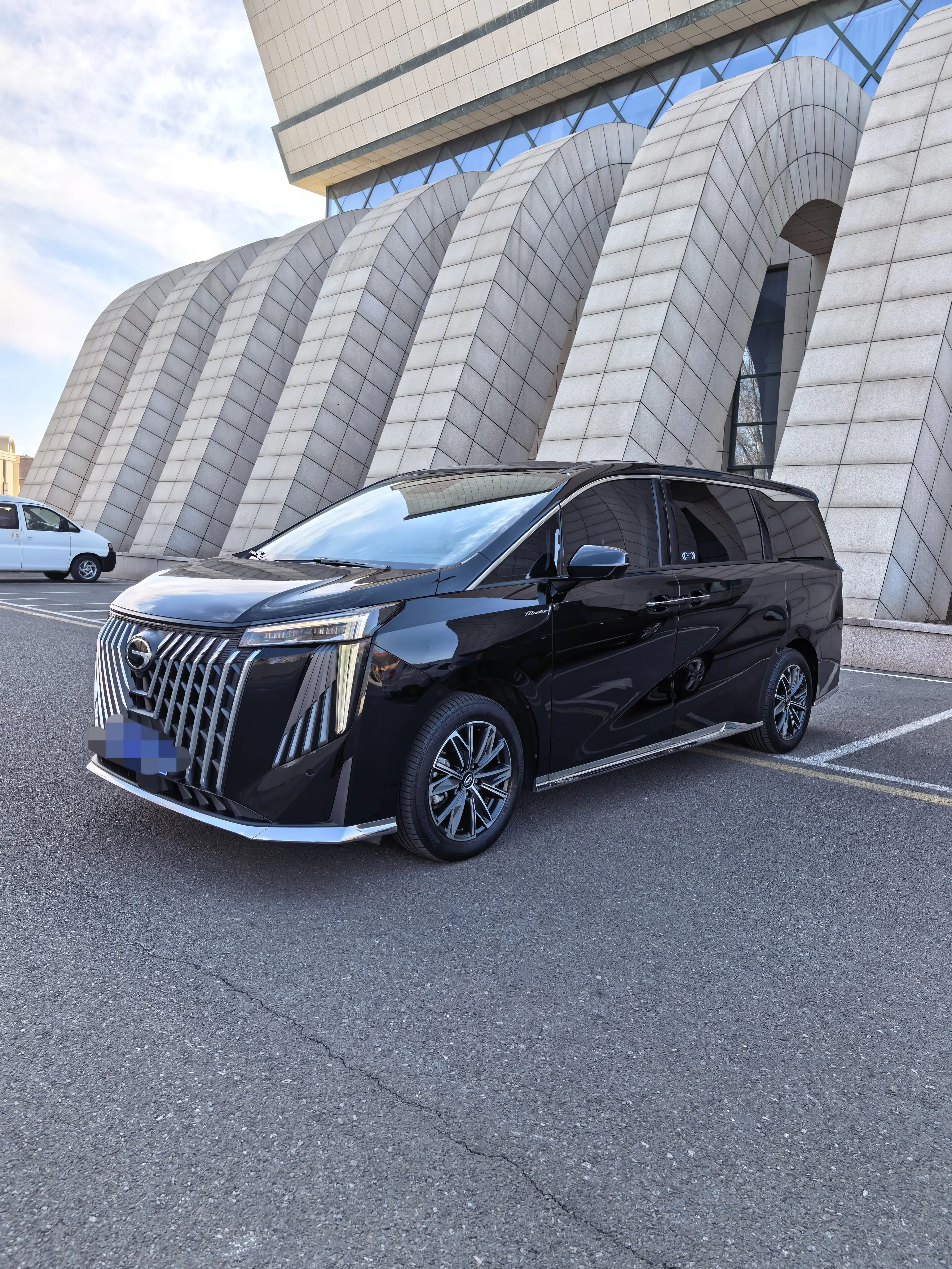 GAC Trumpchi M8  из Китая