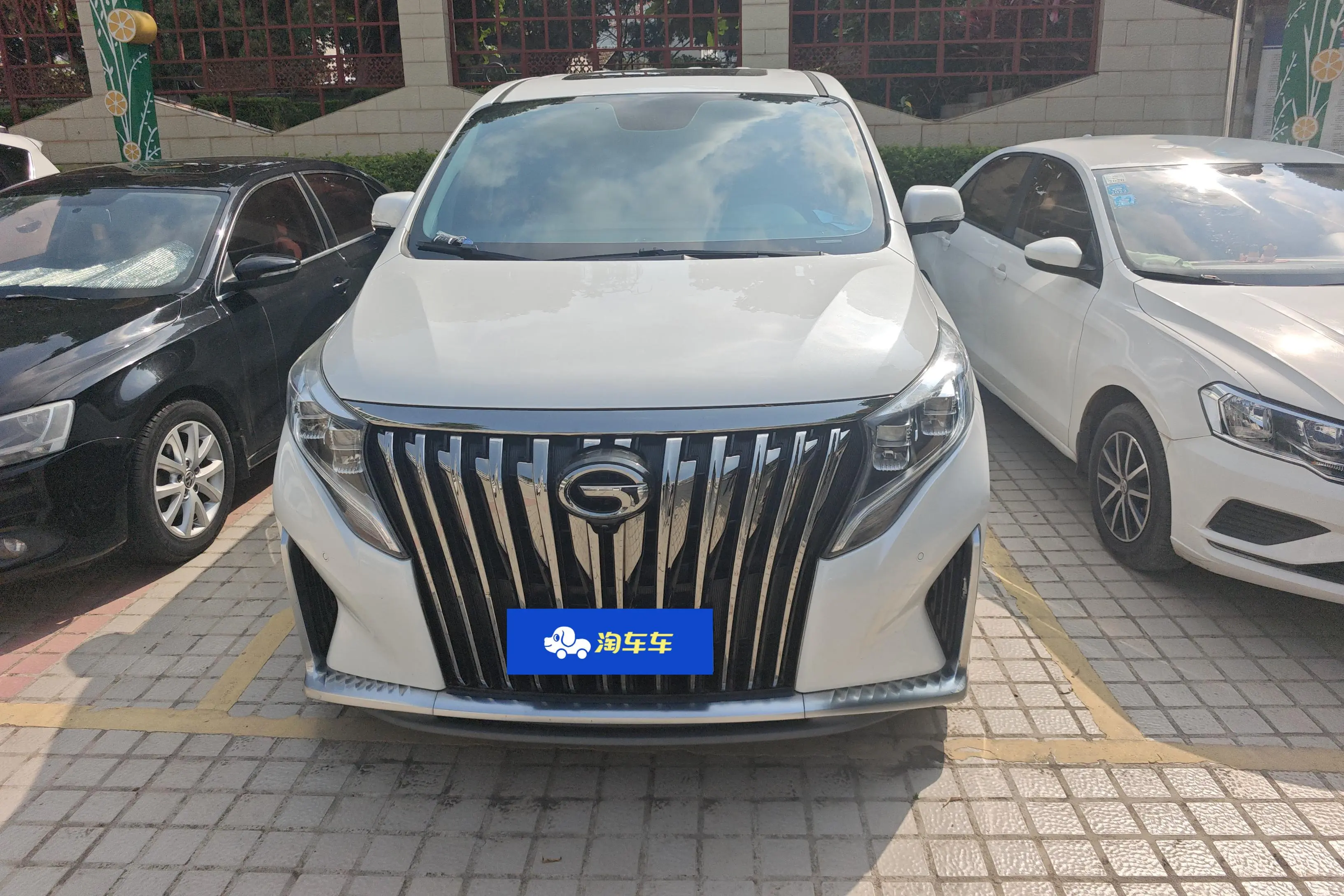 GAC Trumpchi M8  из Китая