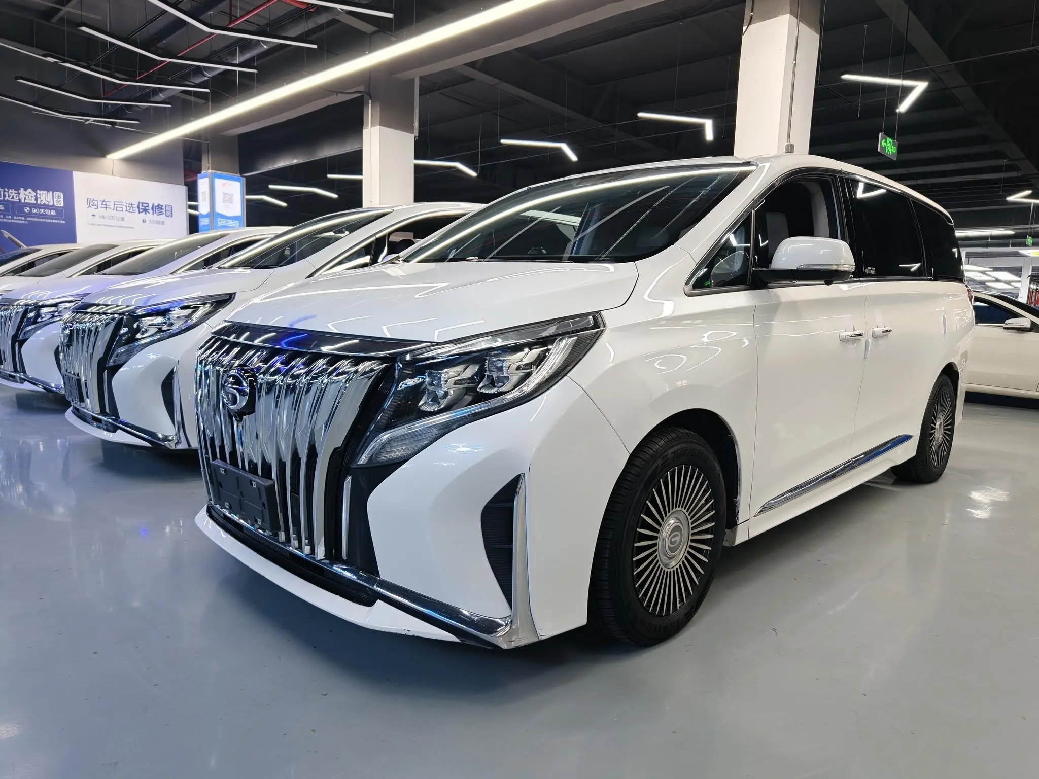 GAC Trumpchi M8  из Китая