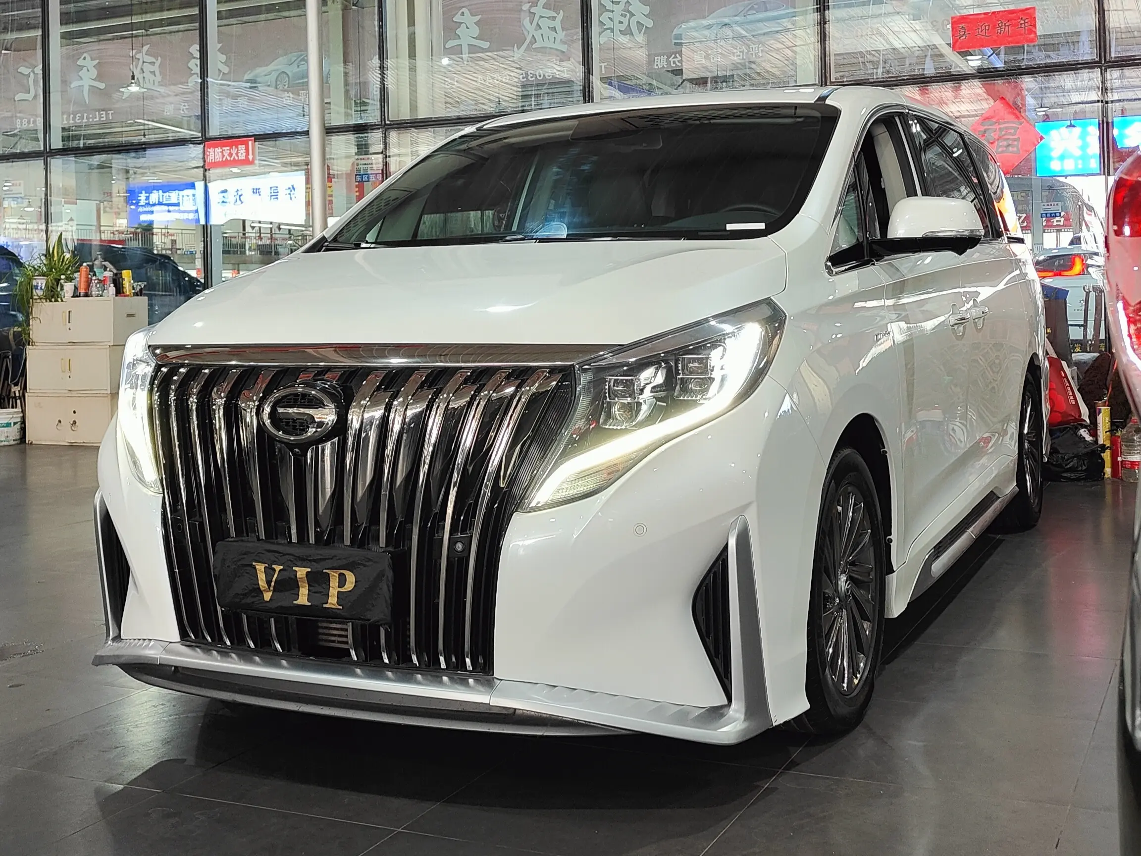 GAC Trumpchi M8  из Китая