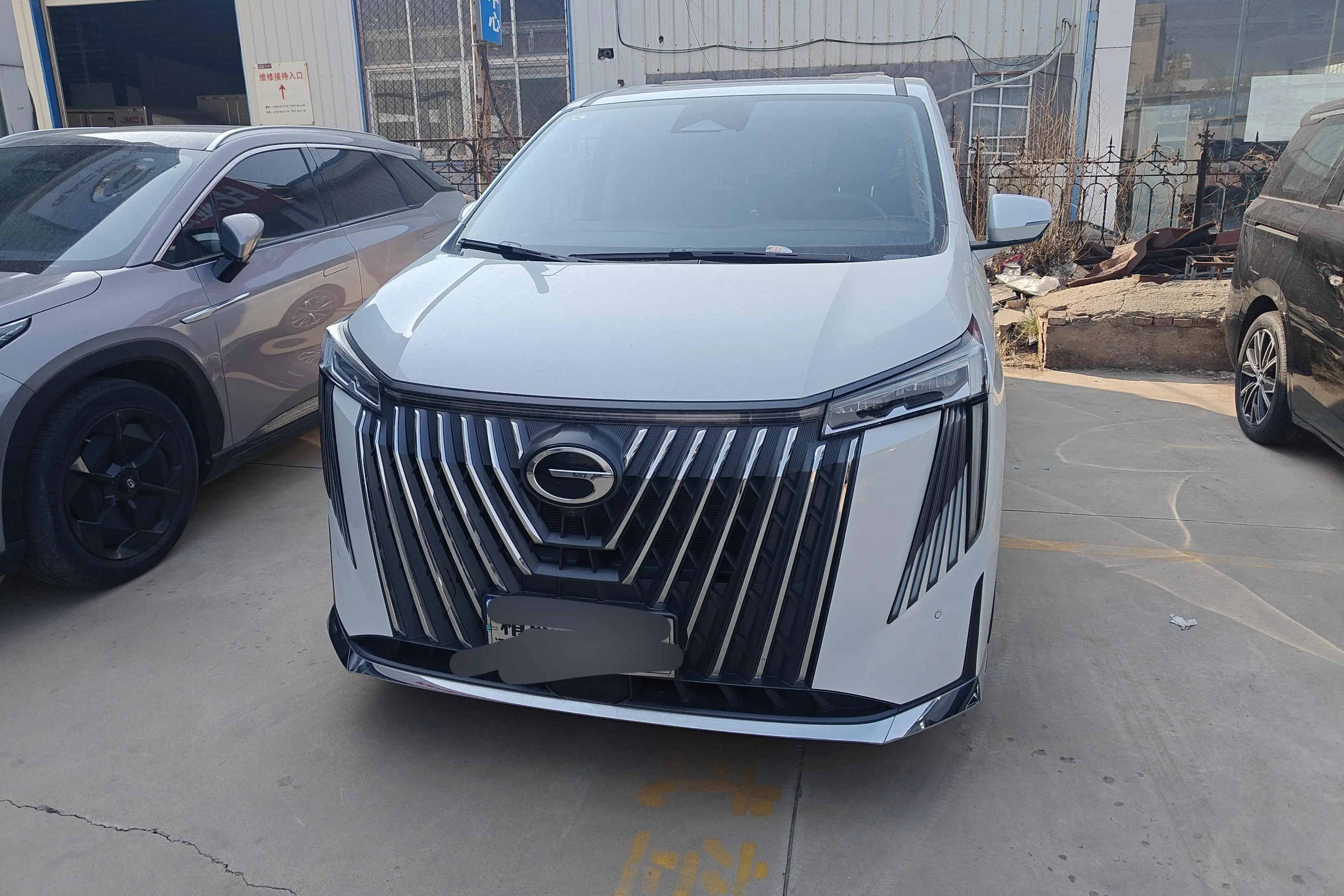 GAC Trumpchi M8  из Китая