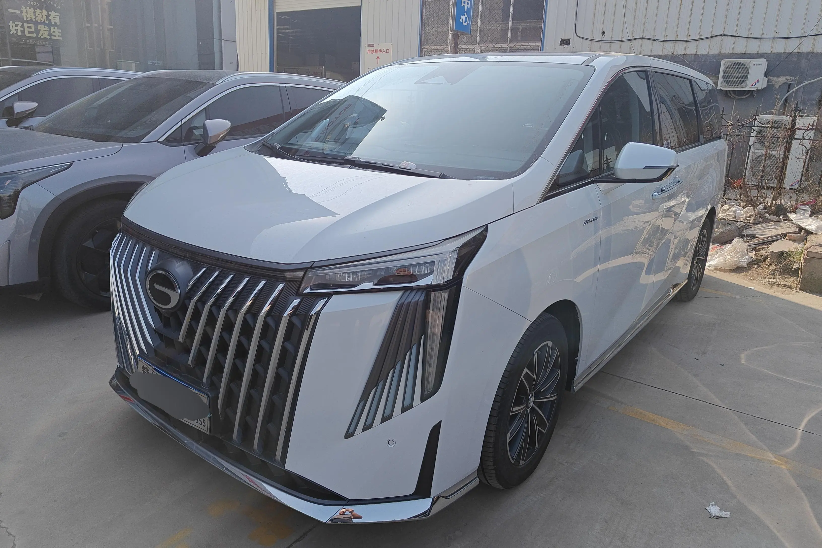 GAC Trumpchi M8  из Китая