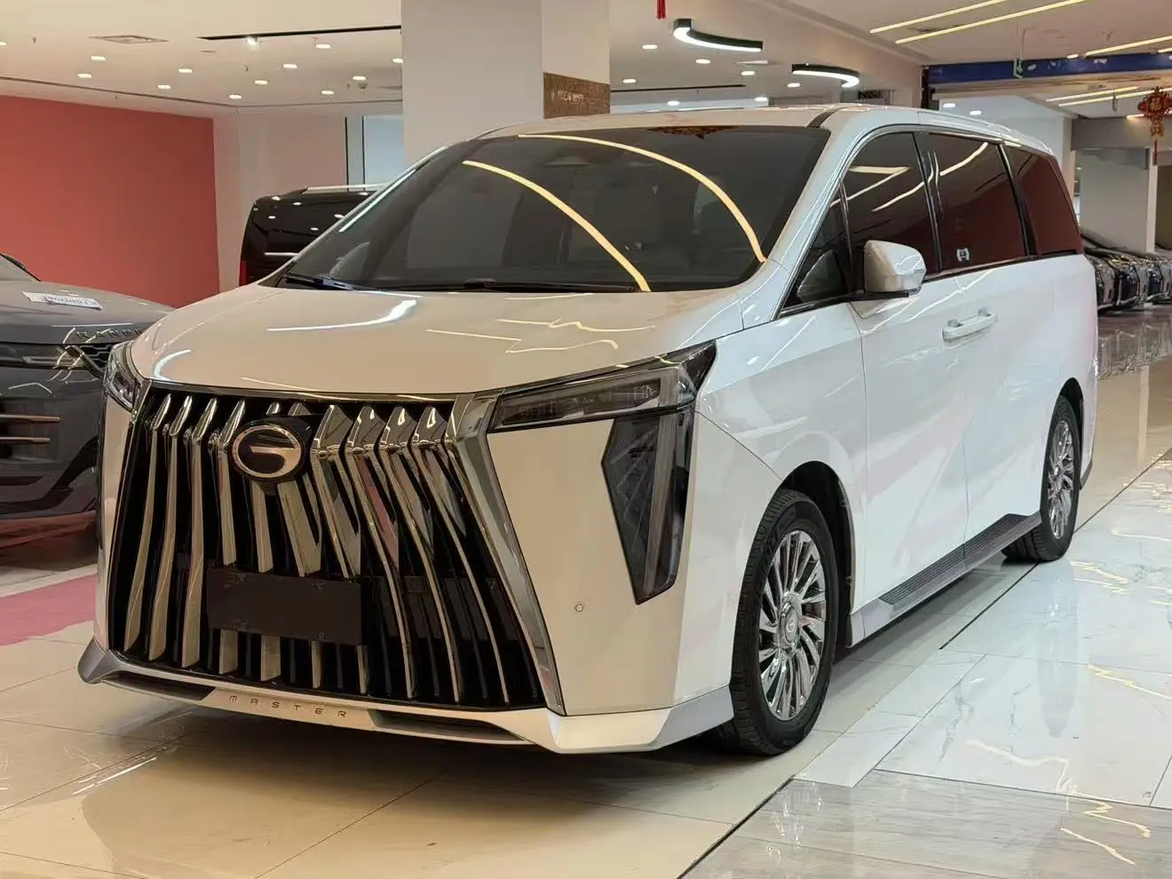 GAC Trumpchi M8  из Китая