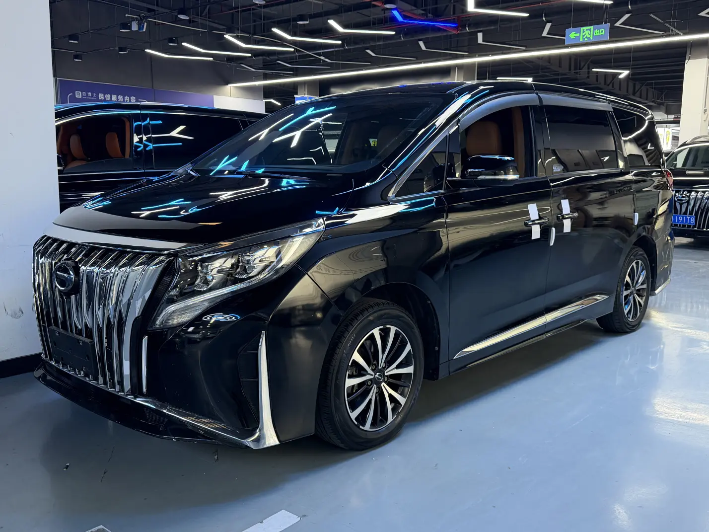 GAC Trumpchi M8  из Китая