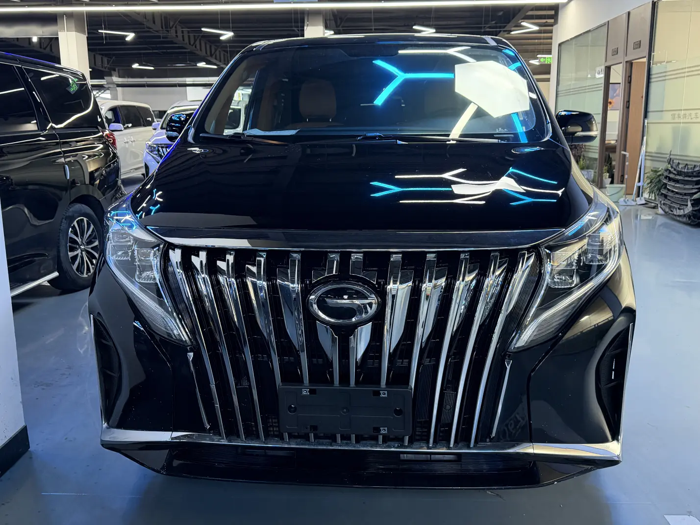 GAC Trumpchi M8  из Китая