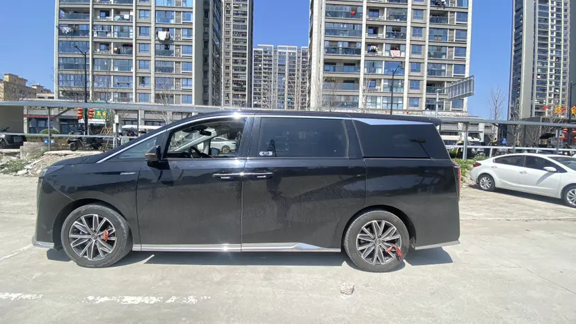 GAC Trumpchi M8  из Китая