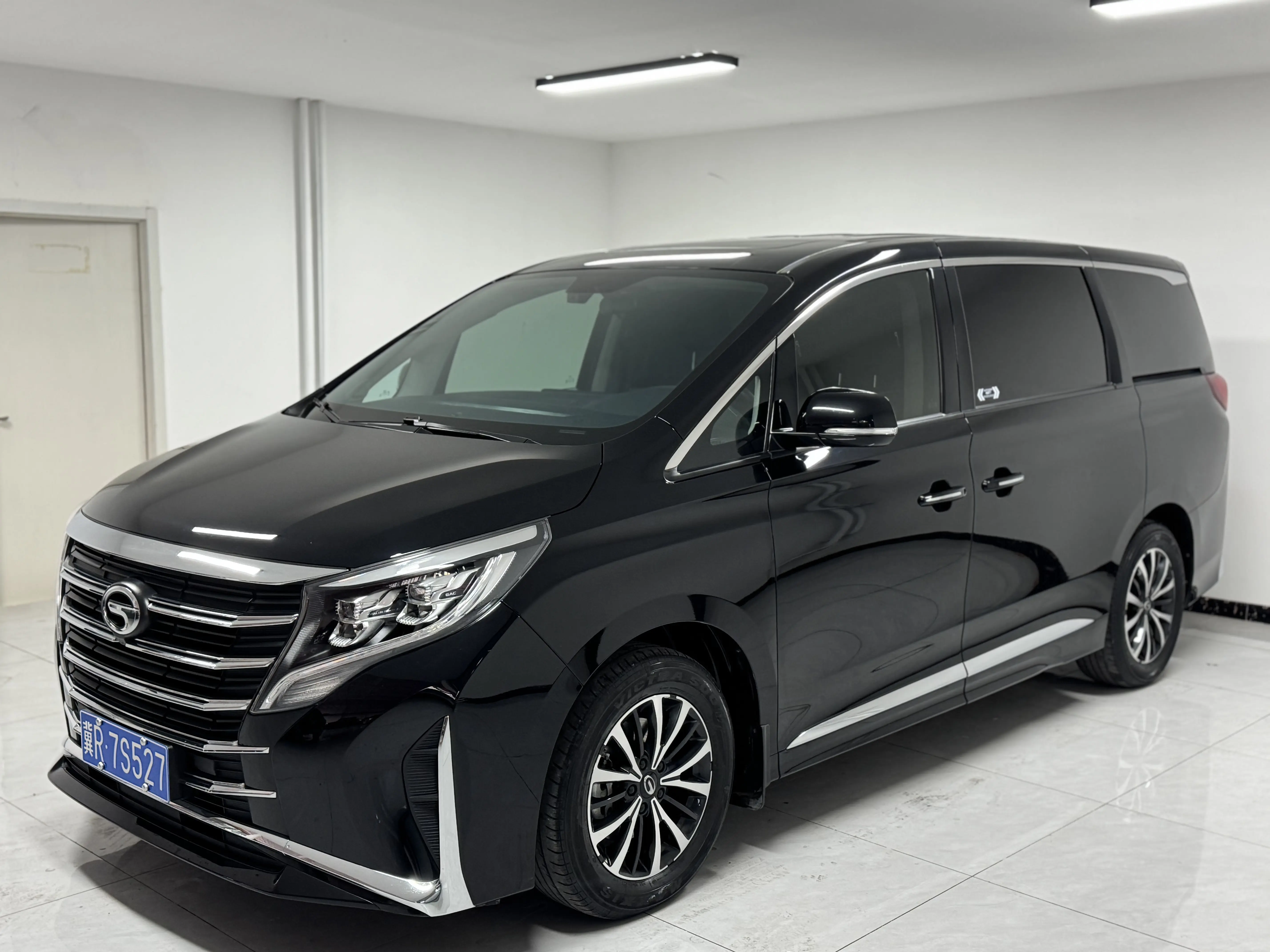 GAC Trumpchi M8  из Китая