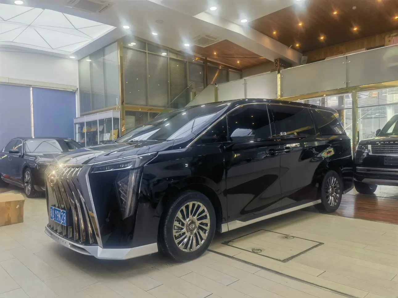 GAC Trumpchi M8  из Китая