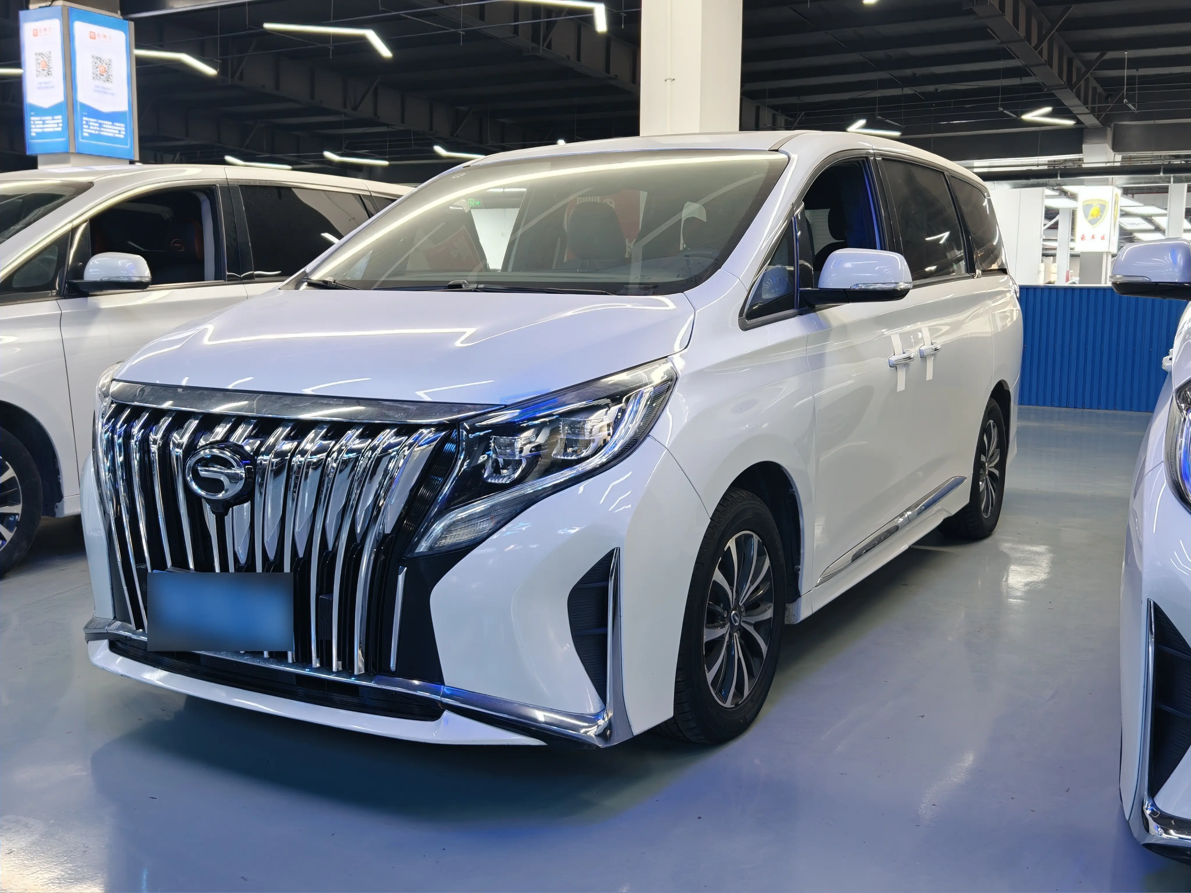 GAC Trumpchi M8  из Китая