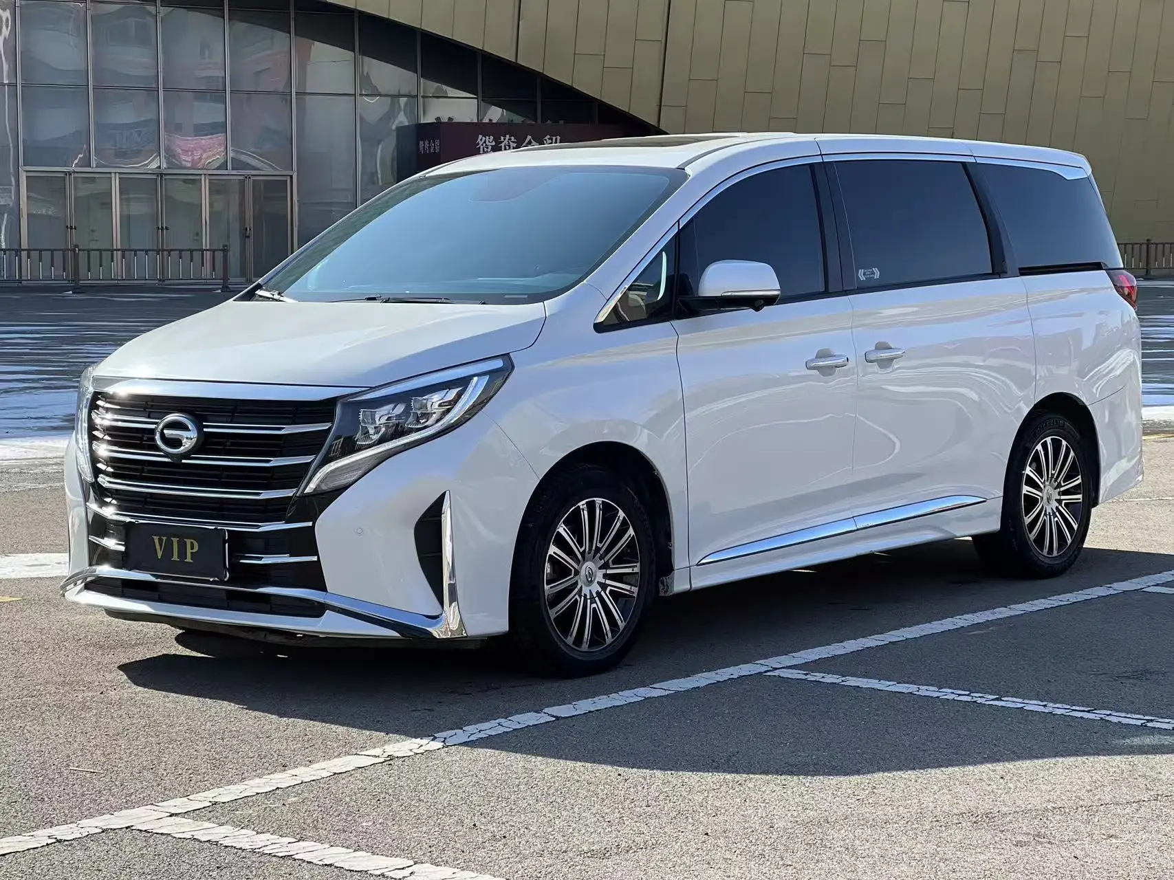 GAC Trumpchi M8  из Китая
